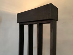 Coppia di insolite lampade architettoniche con base in travertino