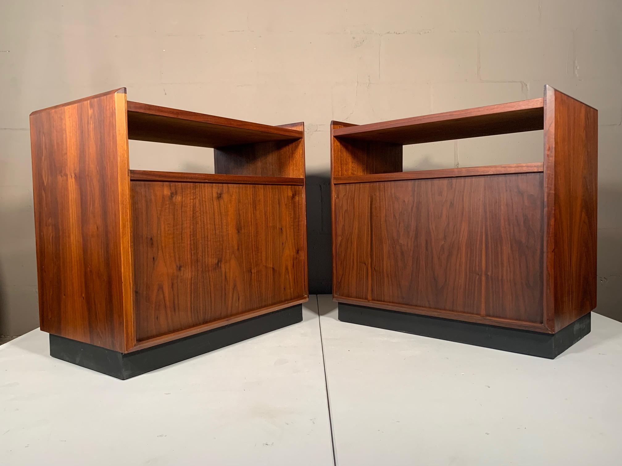 Mid-20th Century Pair of Unusual End Tables by Jack Cartwright for Founders in Walnut