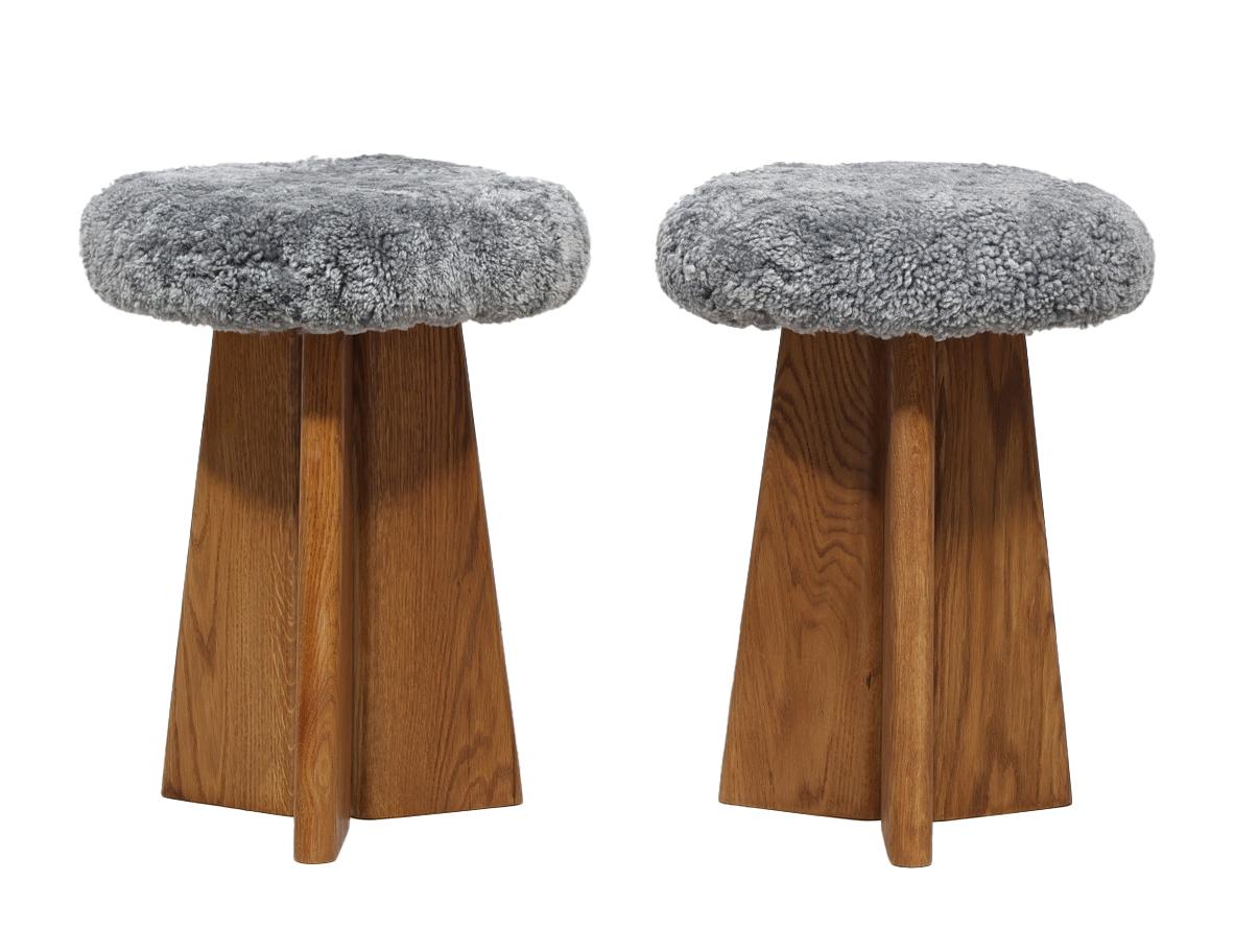 A Pair of Upholstered Oak Stools by Dansk Møbeldesign In Good Condition For Sale In New York, NY