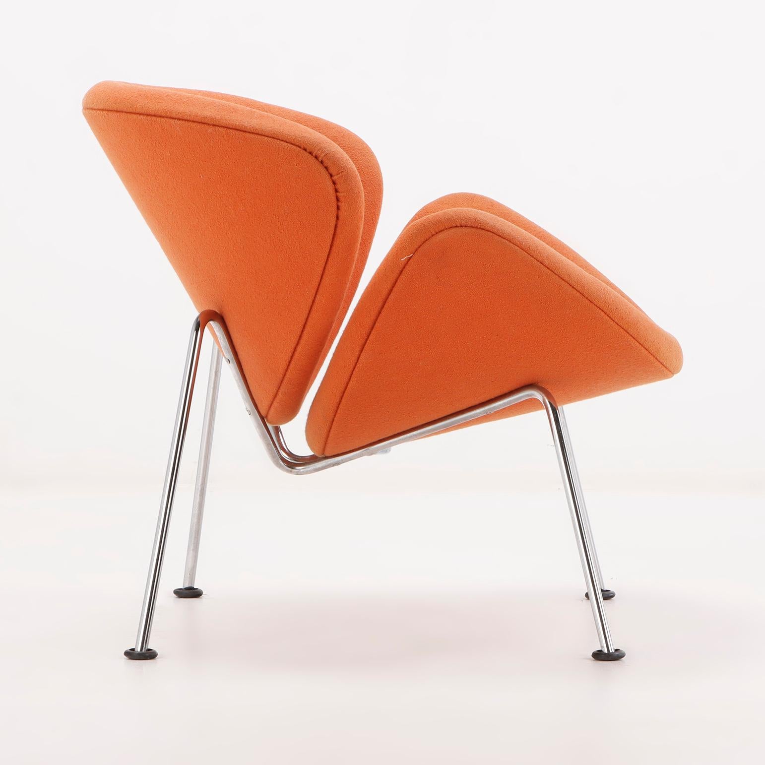 Mid-Century Modern A pair of upholstered Pierre Paulin style upholstered chrome orange slice chairs For Sale
