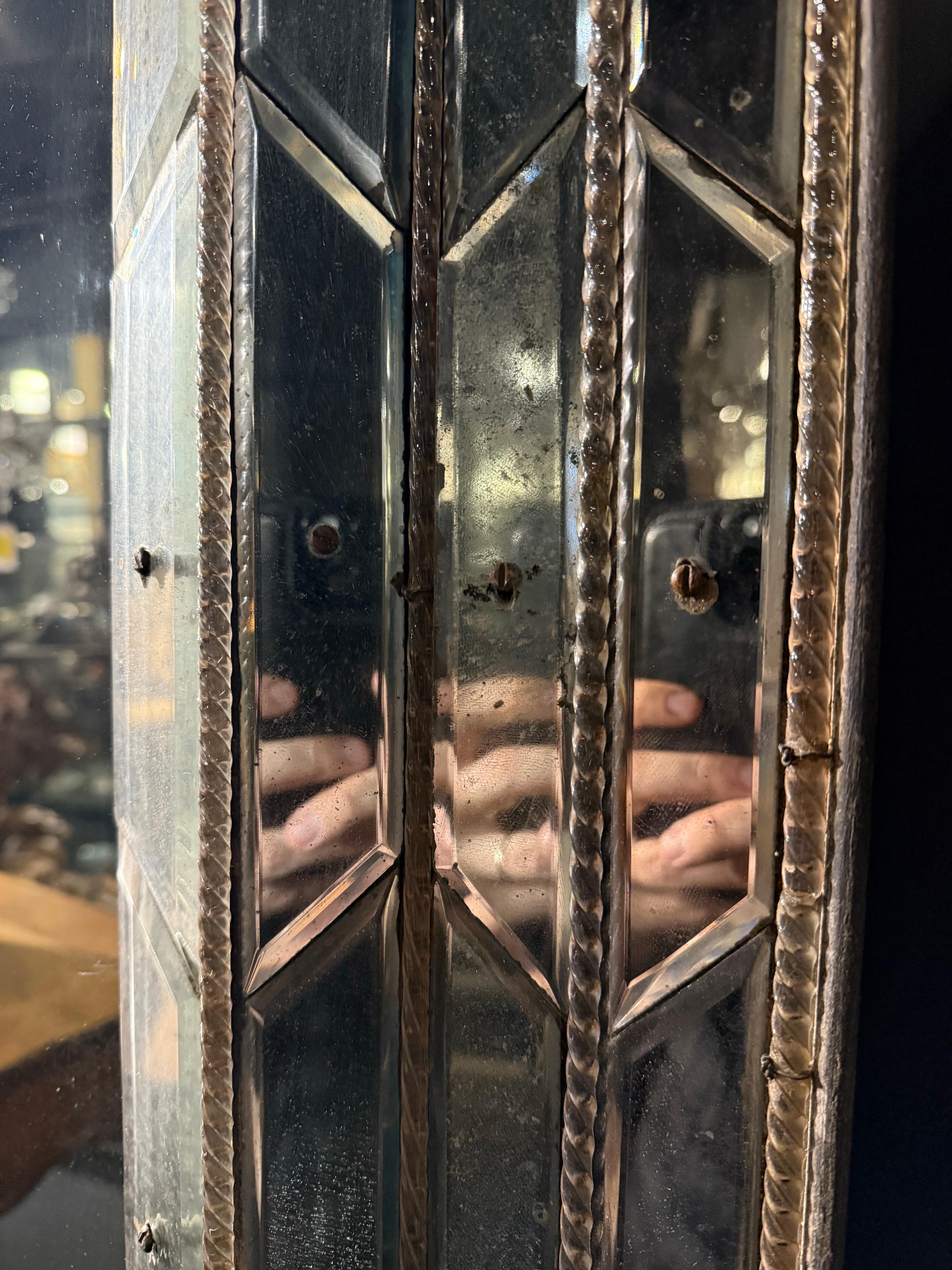 Paire de miroirs vénitiens à façade coussin, 19ème siècle en vente 1