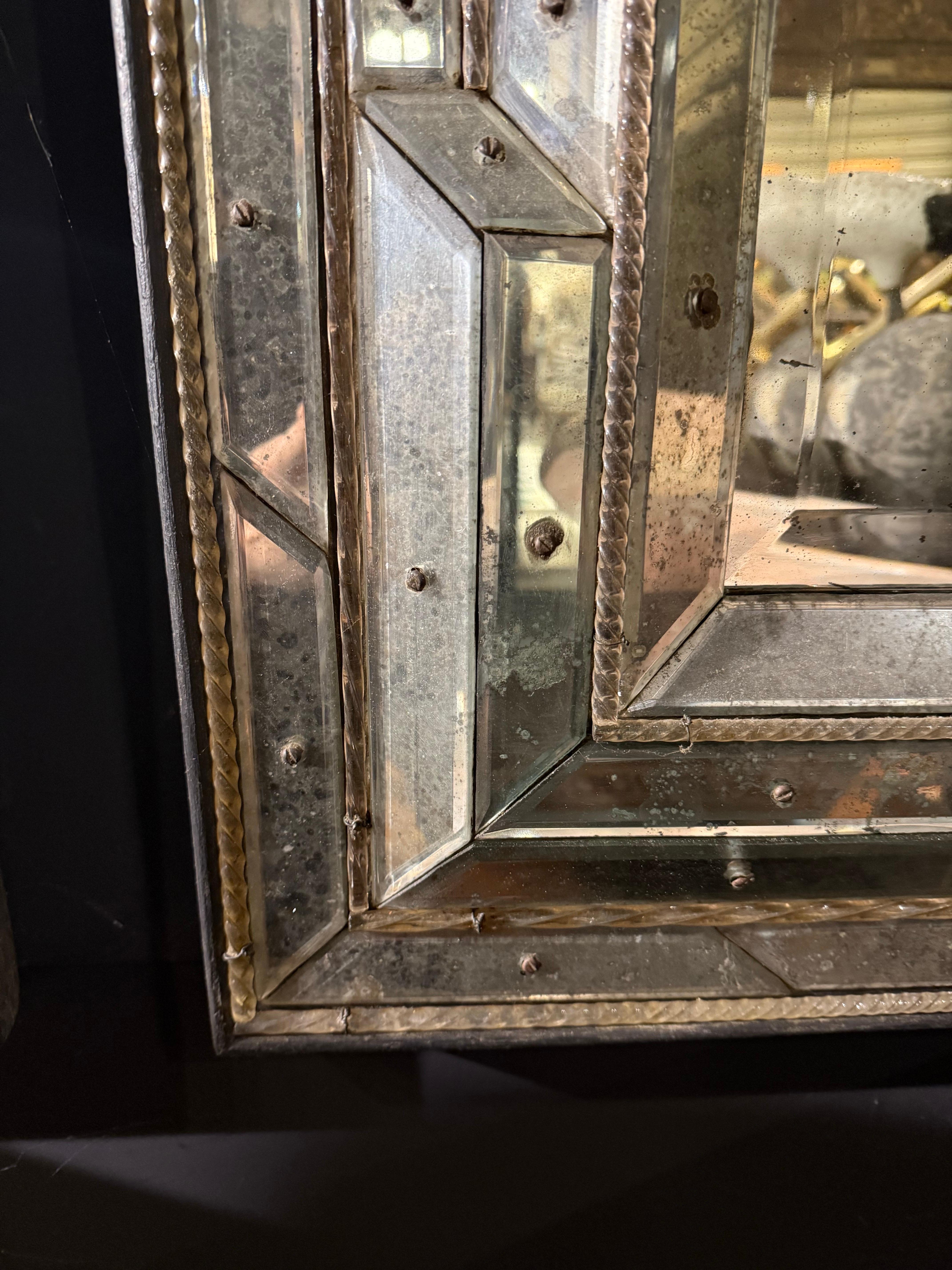 Paire de miroirs vénitiens à façade coussin, 19ème siècle en vente 3