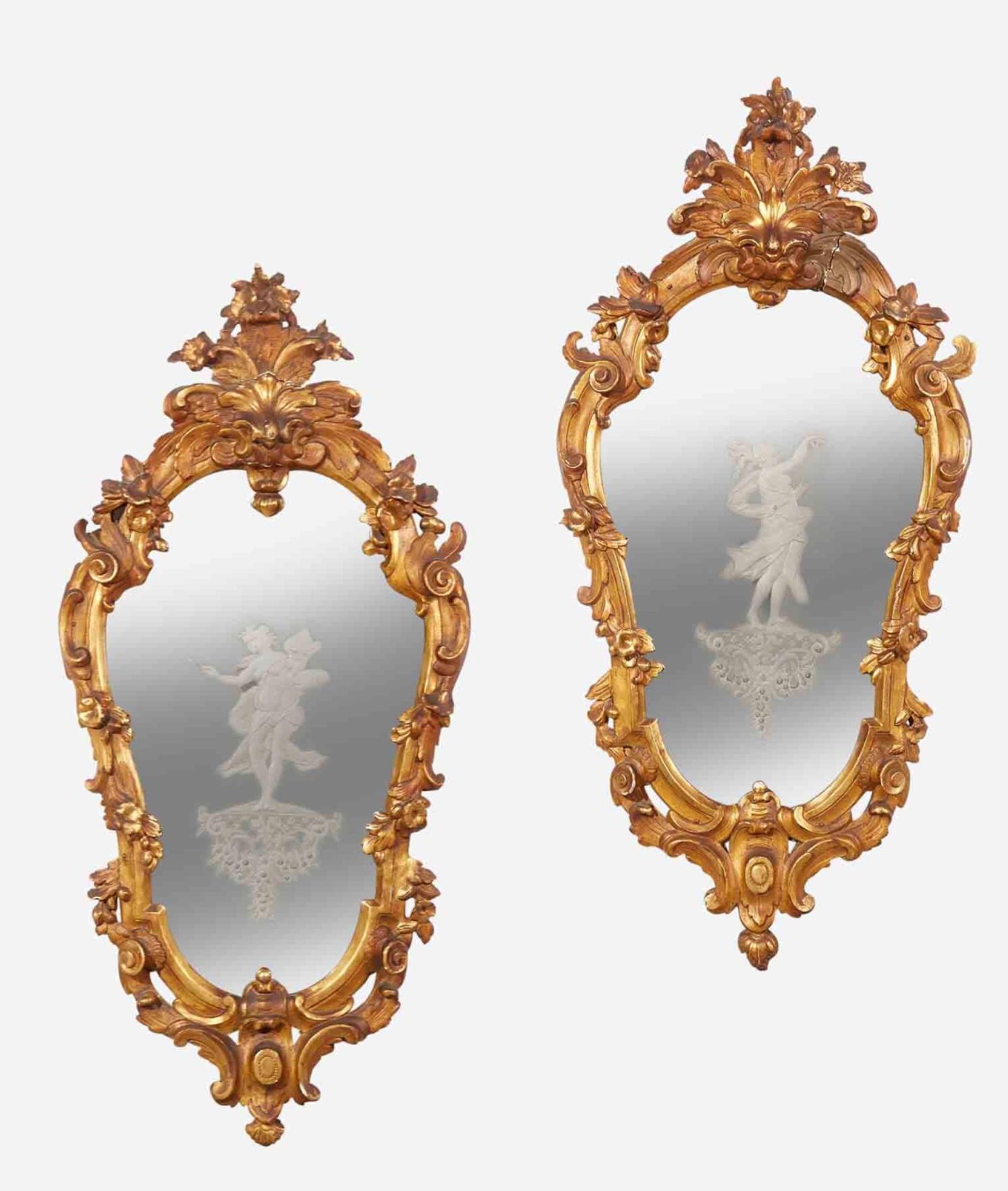 Pair of Venetian Rococo Giltwood Wall Mirrors For Sale 3