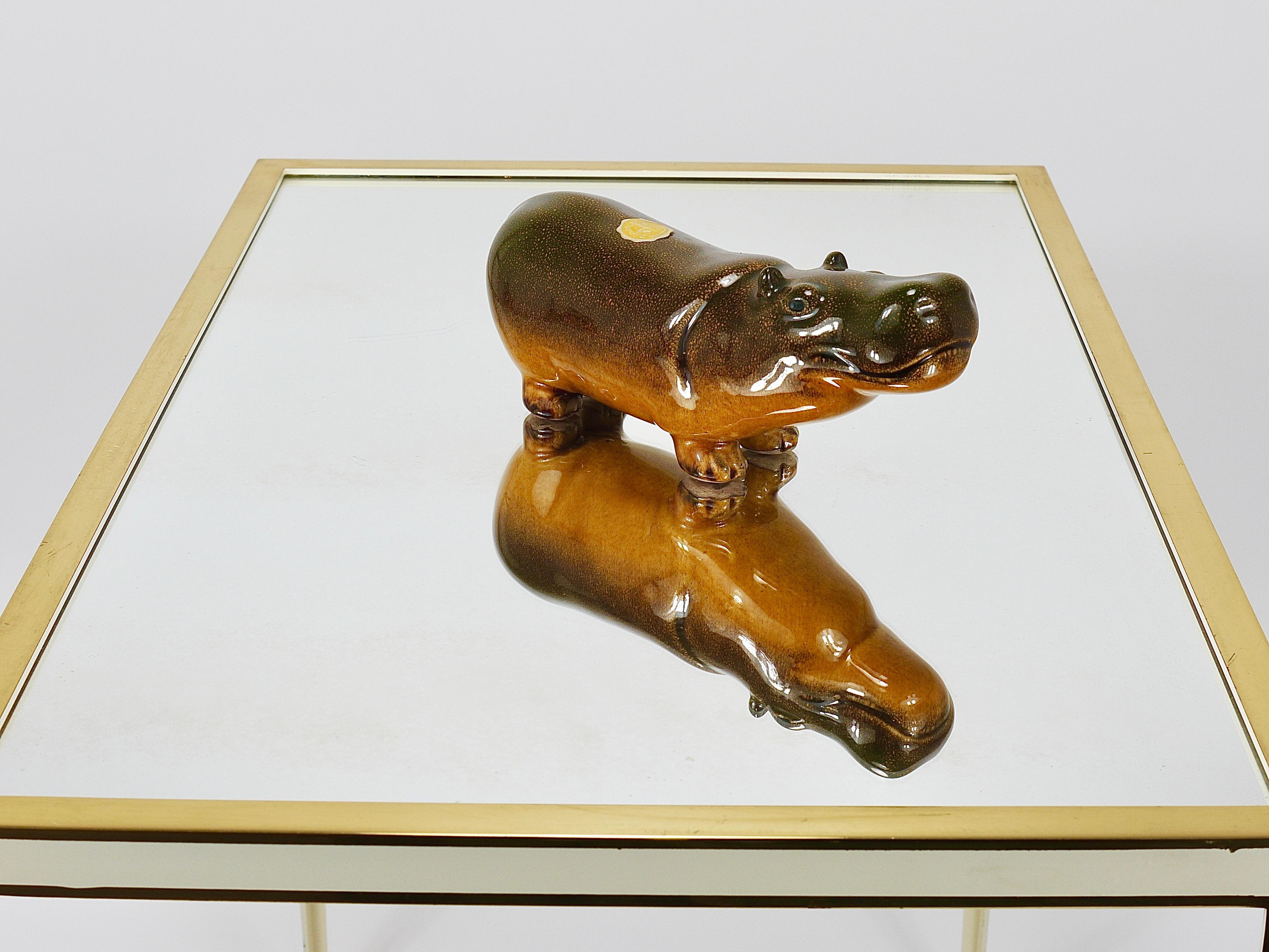 Paire de tables d'appoint ou d'appoint carrées, élégantes et raffinées, de style mid-century / Hollywood Regency, avec plateaux en verre miroir, datant des années 1970, fabriquées par Vereinigte Werkstatten for Kunst and Handwerk München à Munich,