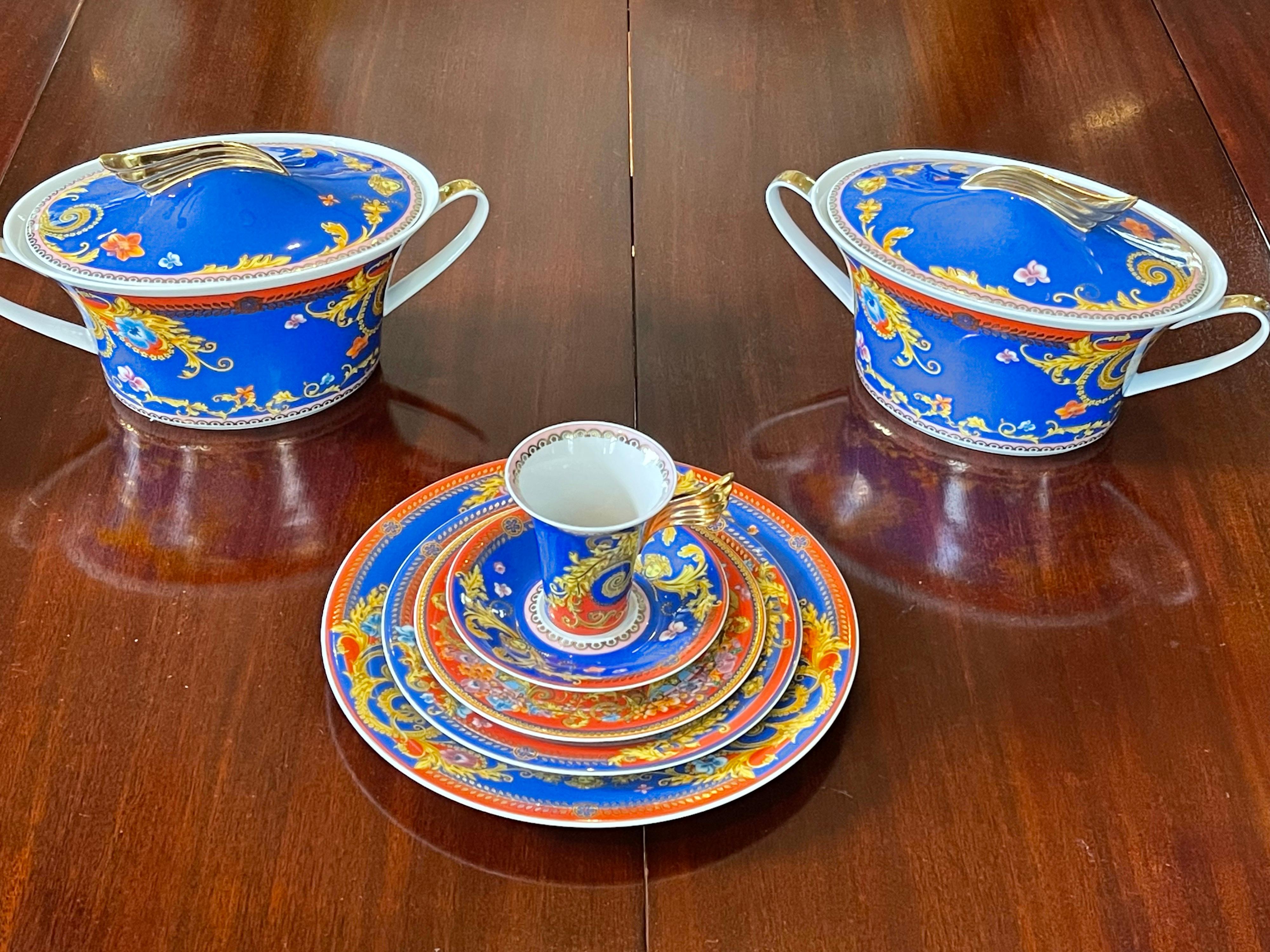 These Rosenthal porcelain lidded serving dishes where Designed by Versace in the “Primavera” pattern.
As part of the expansion Versace - Gianni sought to bring his aesthetic’s to fine dining. In 1993 he teamed up with Rosenthal, the German design