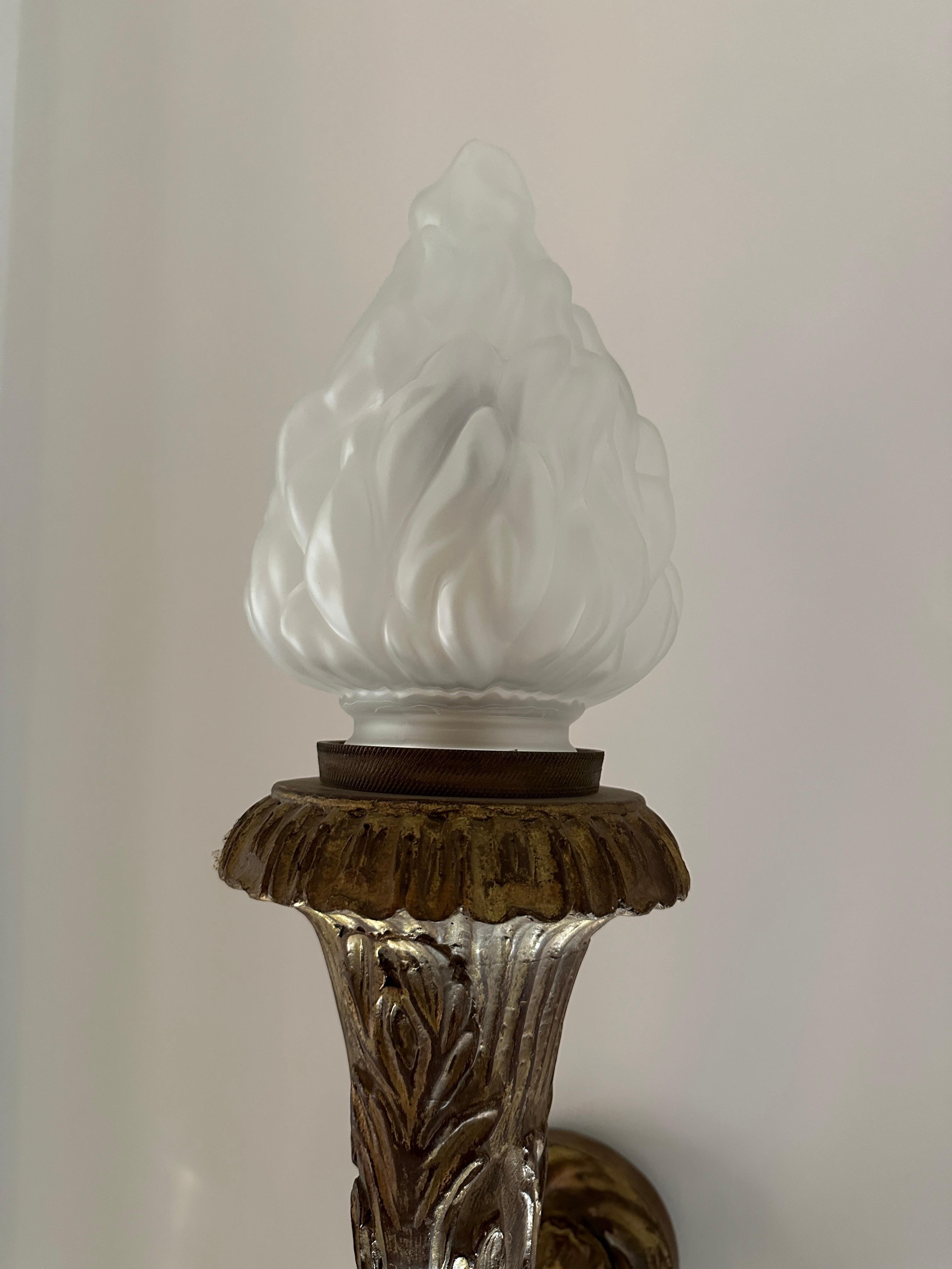 Paire de très grandes lampes à main torchères françaises en vermeil en vente 5