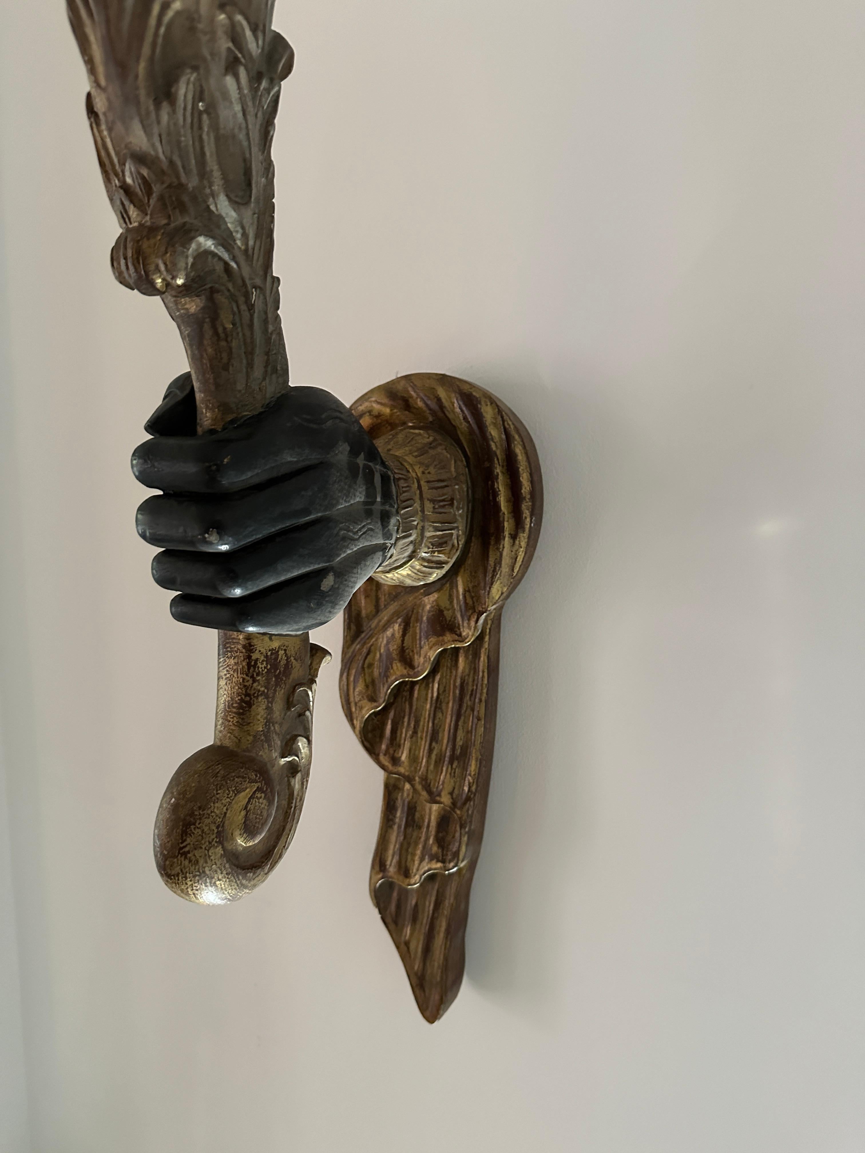 Français Paire de très grandes lampes à main torchères françaises en vermeil en vente