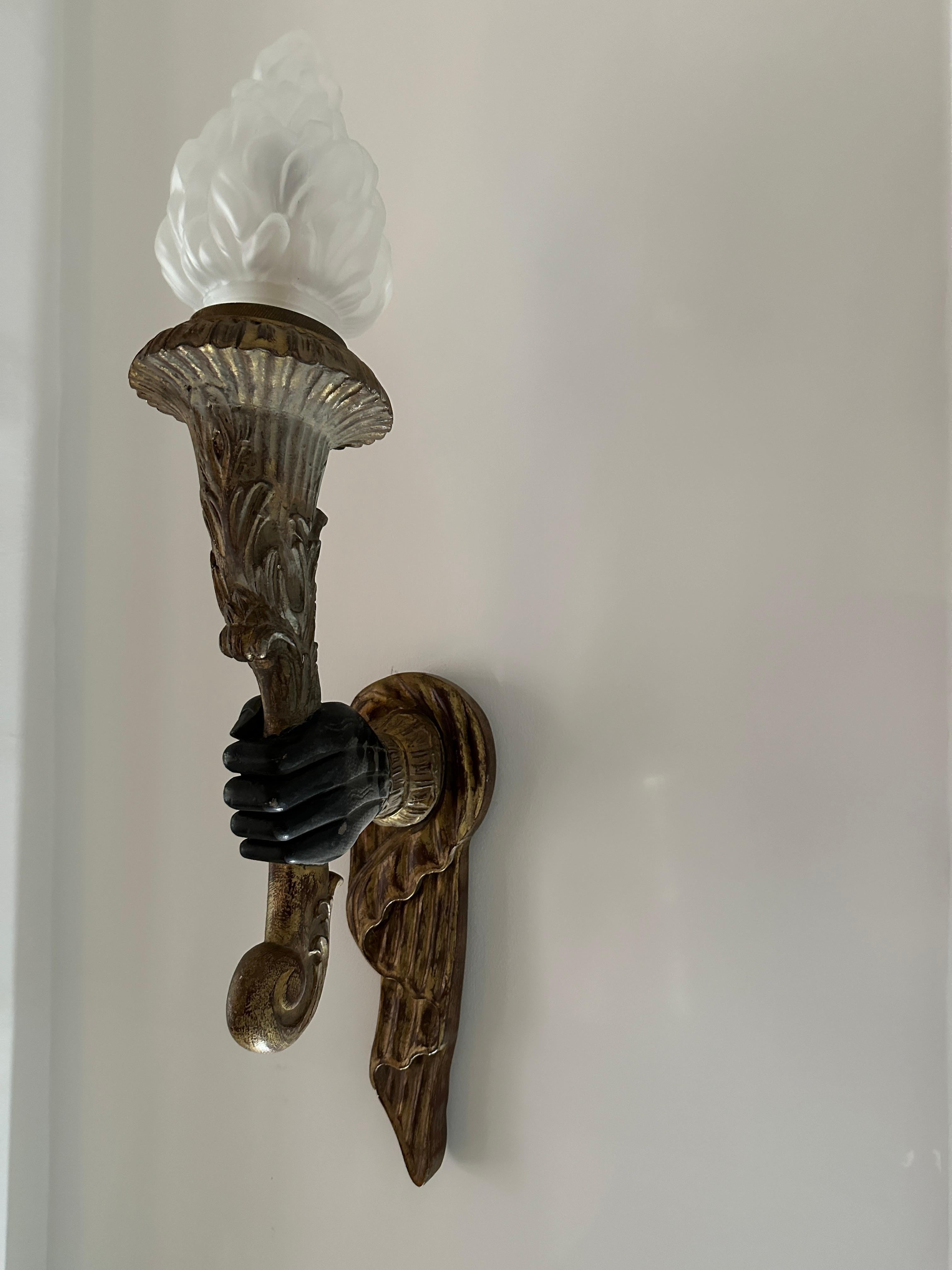 Bois doré Paire de très grandes lampes à main torchères françaises en vermeil en vente