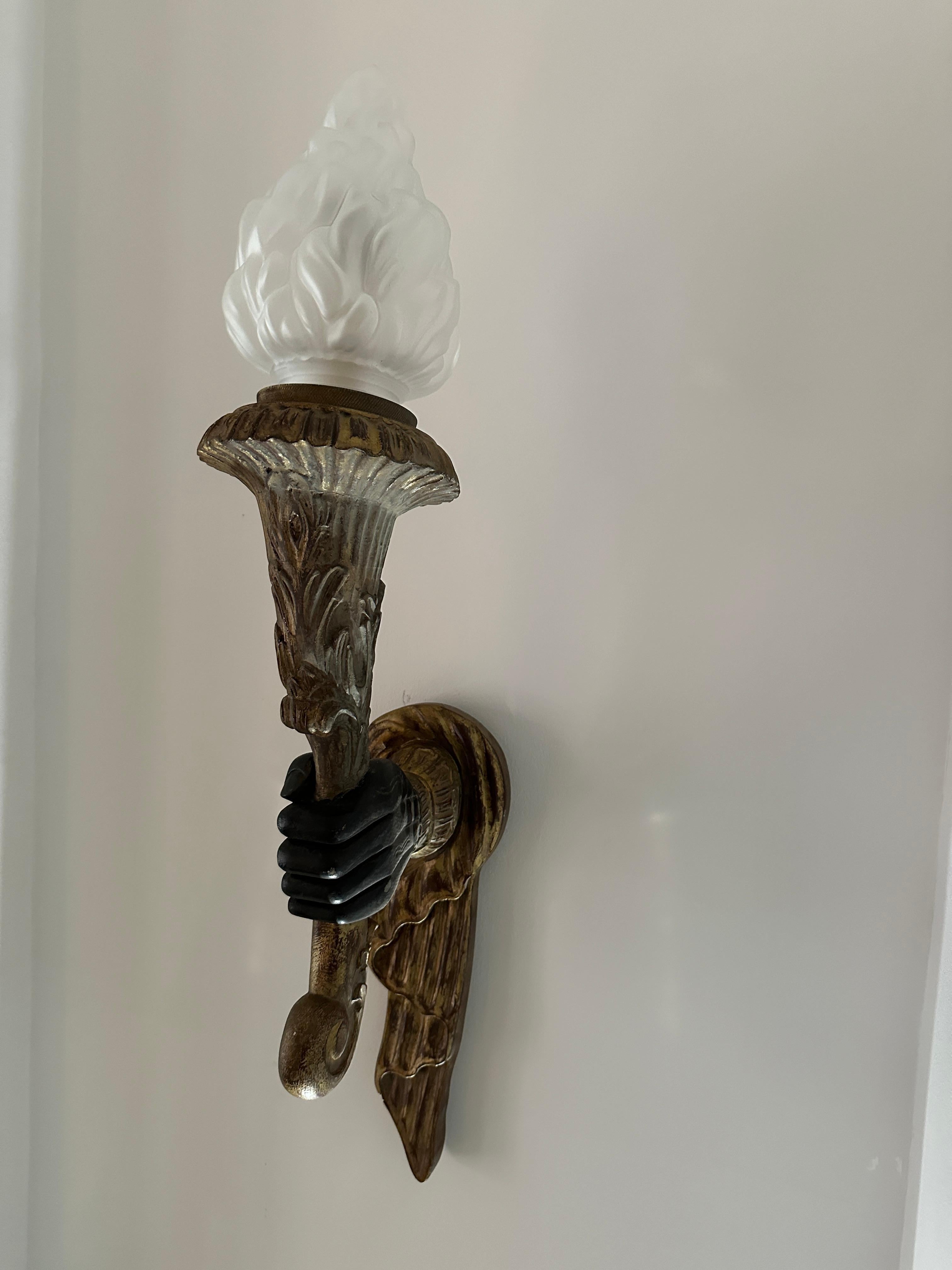 Paire de très grandes lampes à main torchères françaises en vermeil en vente 1