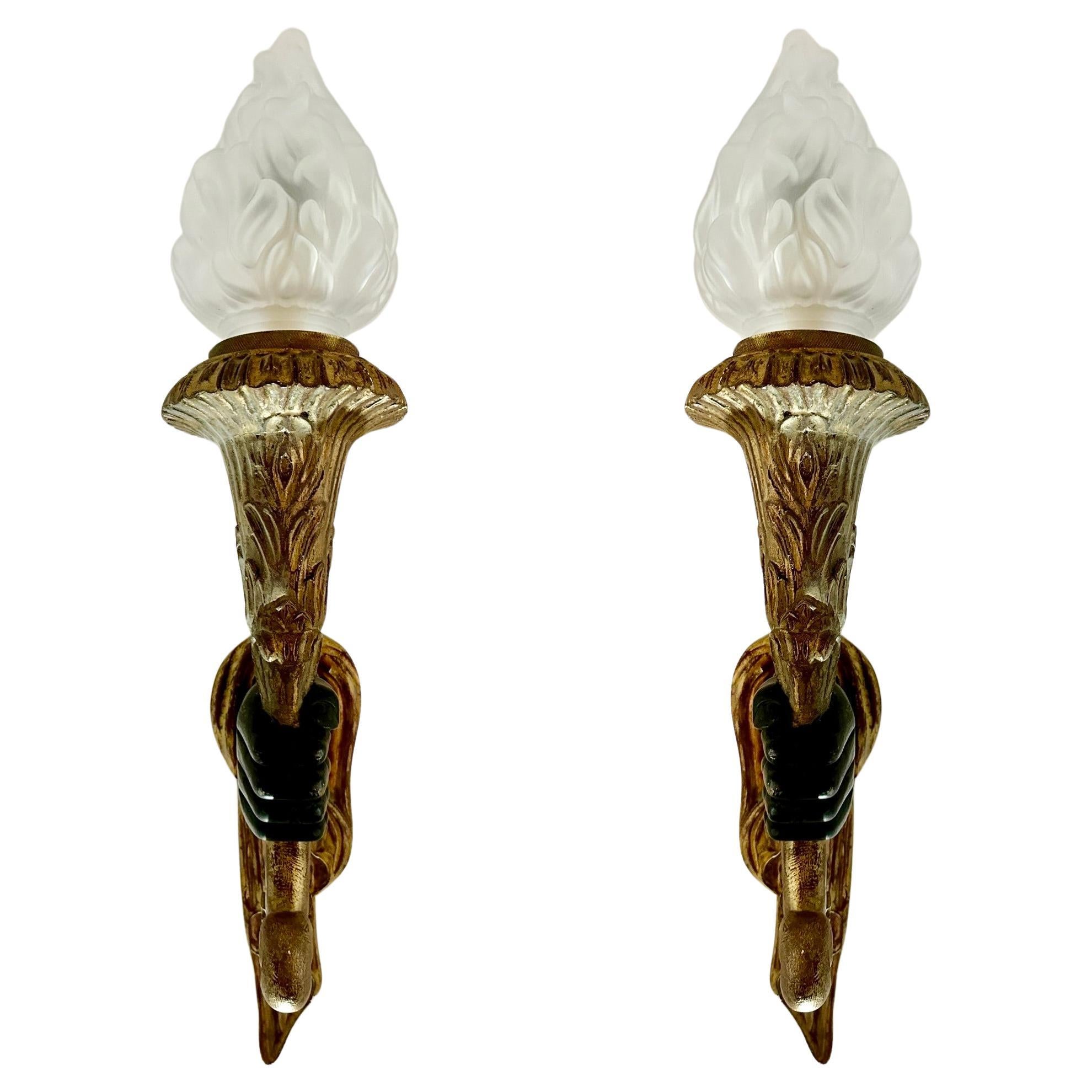 Paire de très grandes lampes à main torchères françaises en vermeil en vente