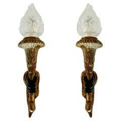 Ein Paar sehr großer vergoldeter französischer Torchiere Hand Wall Lights
