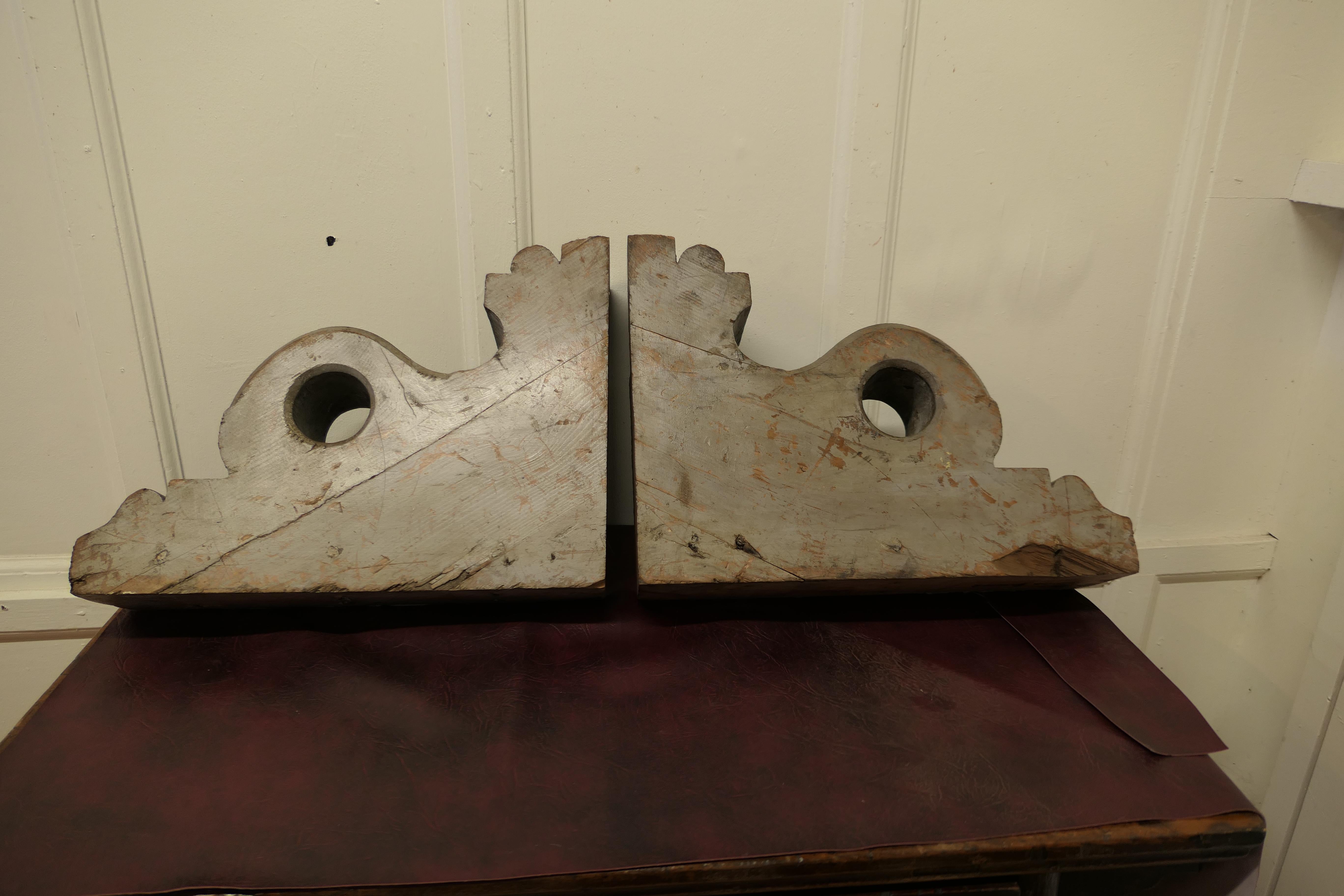 Pine Pair of Very Large Painted Wall Brackets For Sale