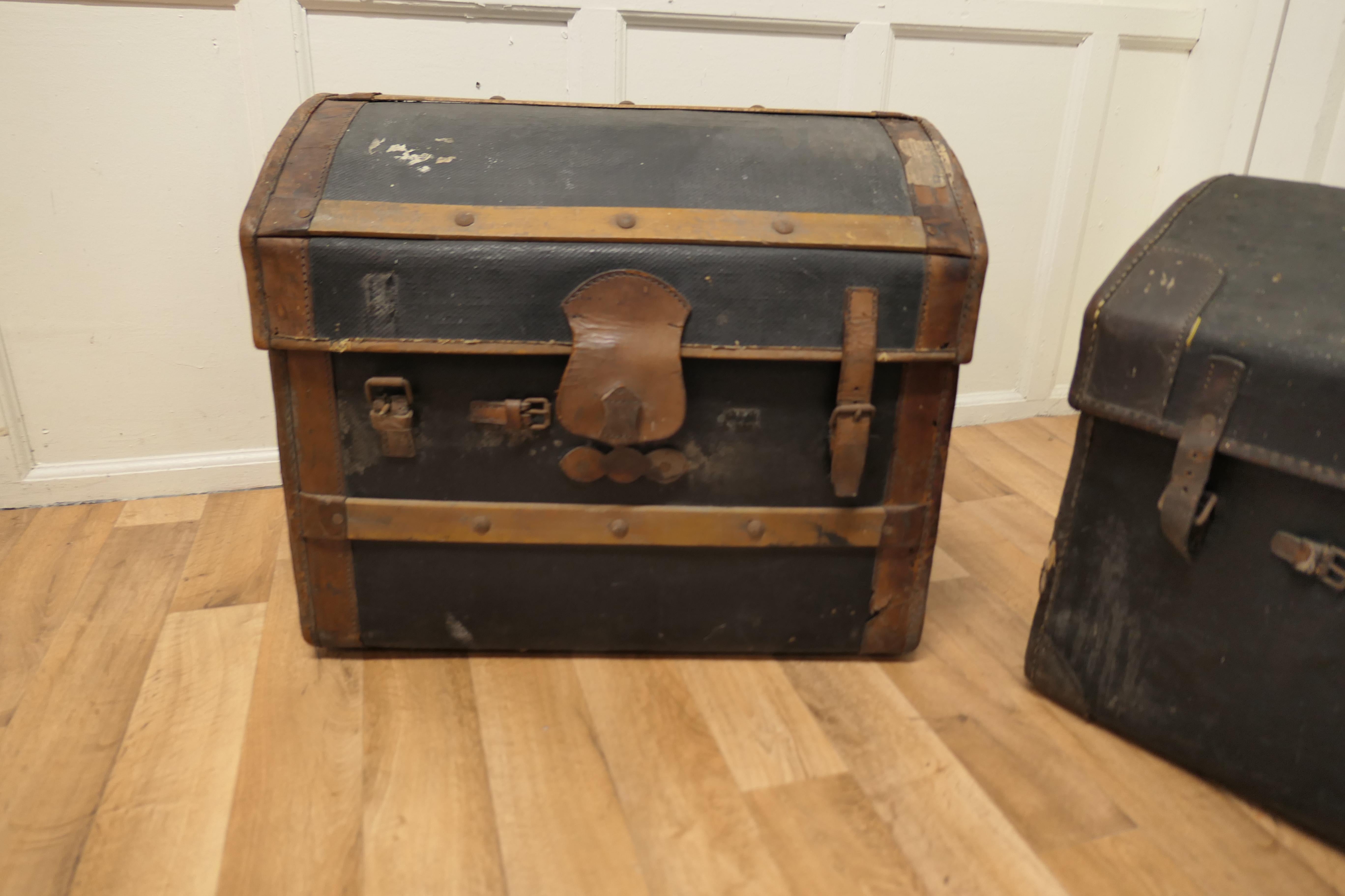 Pair of Victorian Canvas and Leather Dome Top Travel Trunks In Good Condition For Sale In Chillerton, Isle of Wight