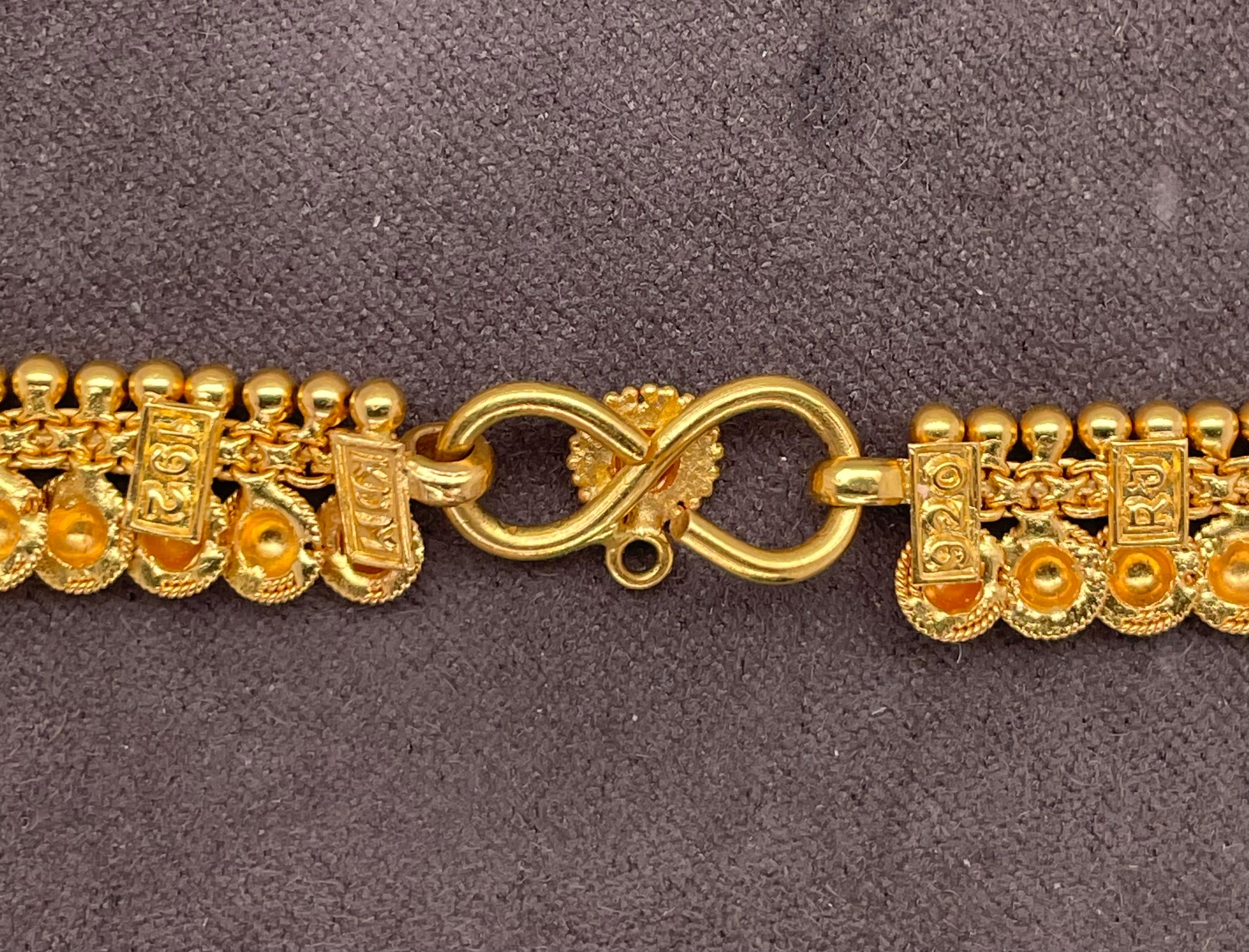 Un paio di bracciali o cavigliere in oro vittoriano in oro giallo 22 carati in vendita 2