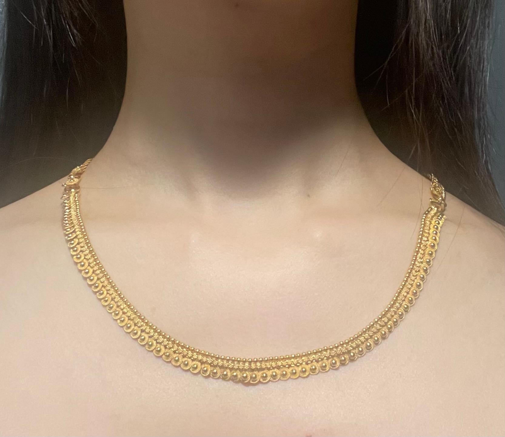 Un paio di bracciali o cavigliere in oro vittoriano in oro giallo 22 carati in vendita 4