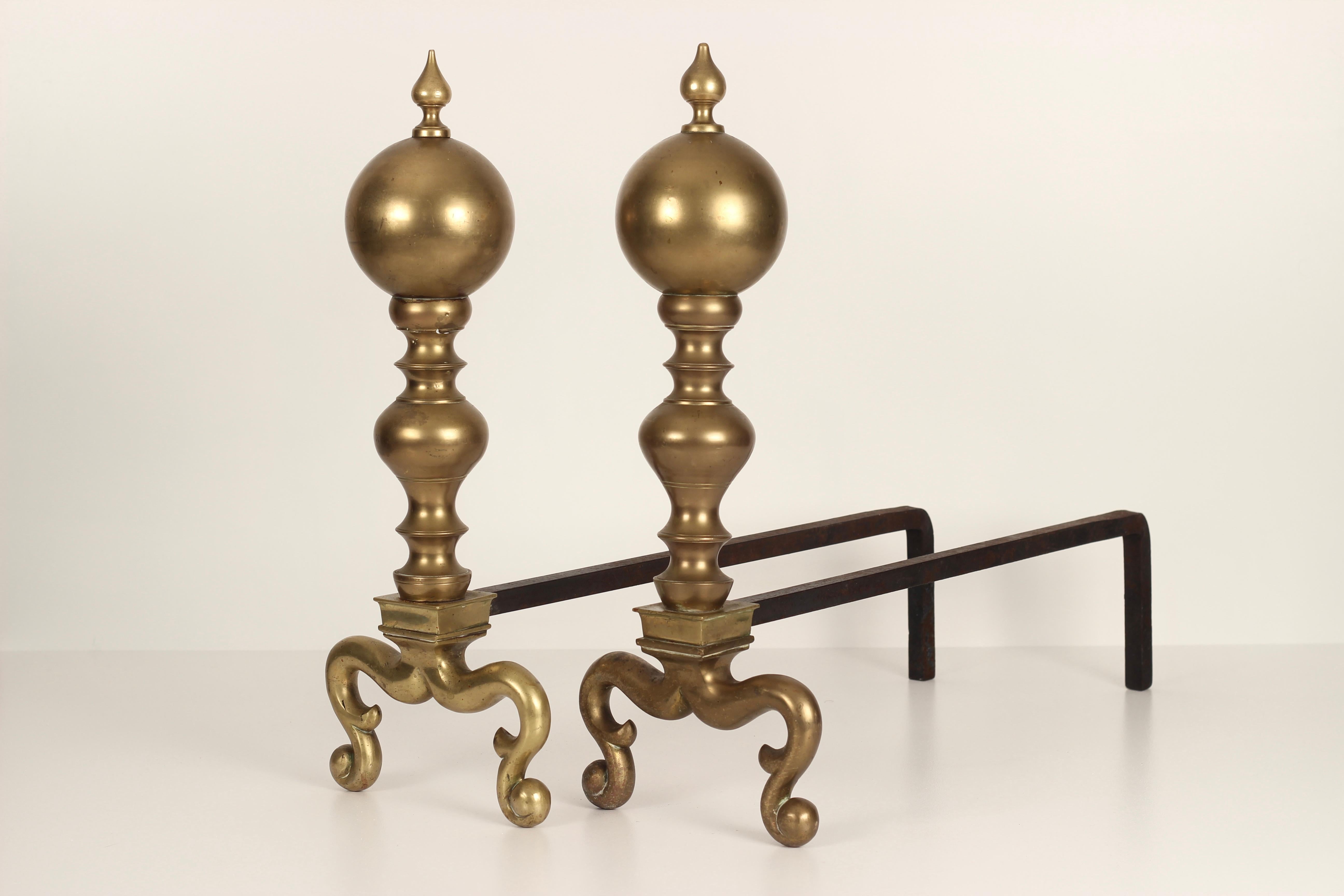 English Pair of Victorian Late 19th / Early 20thC Brass Fire Dogs or Andirons For Sale