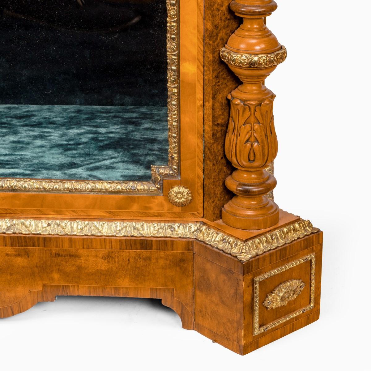 Pair of Victorian Satinwood Display Cabinets Attributed to Holland and Sons In Good Condition For Sale In Lymington, Hampshire