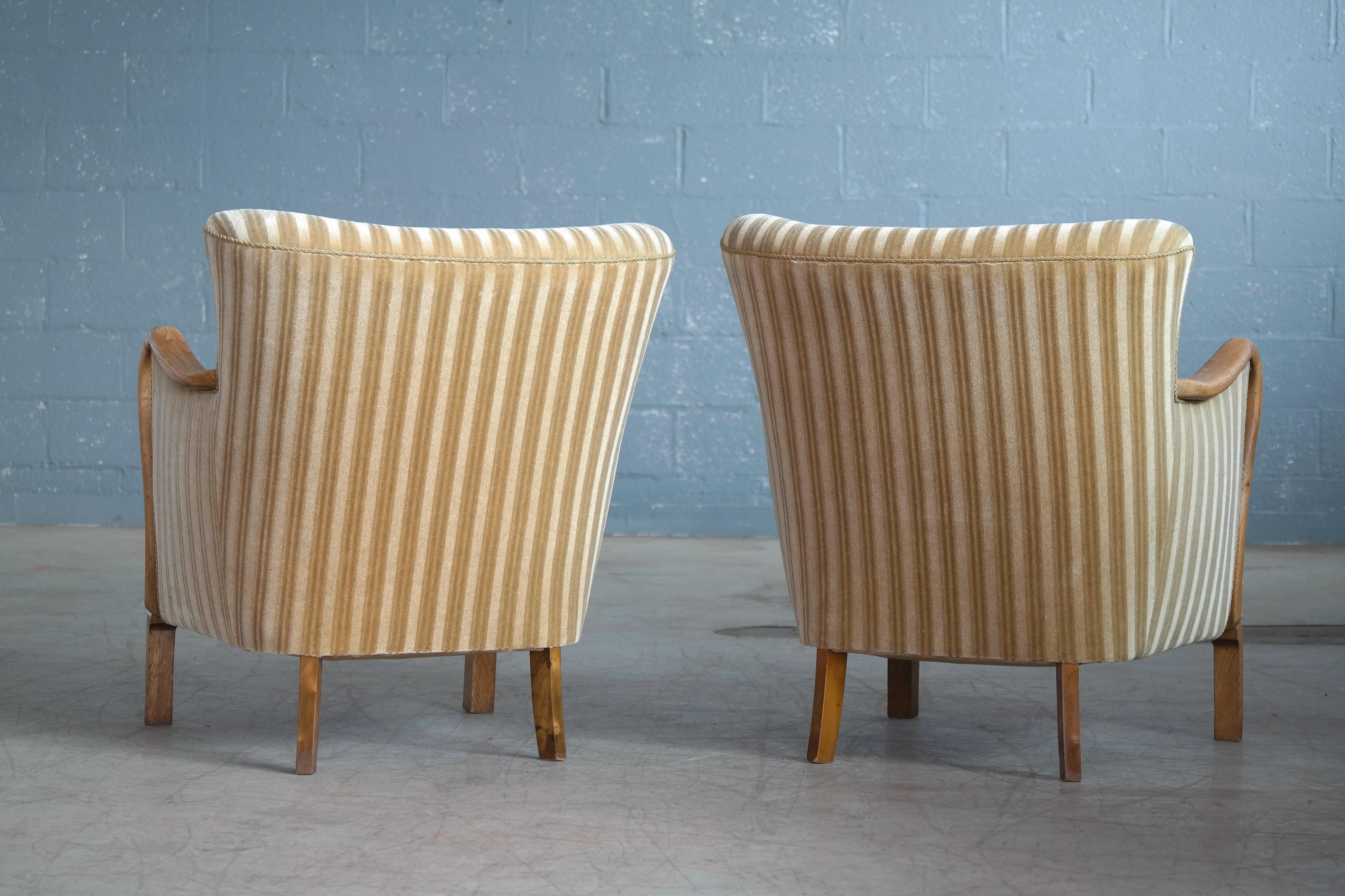 Pair of Viggo Boesen Attributed Danish Lounge Chairs in Oak and Mohair, 1940s 8