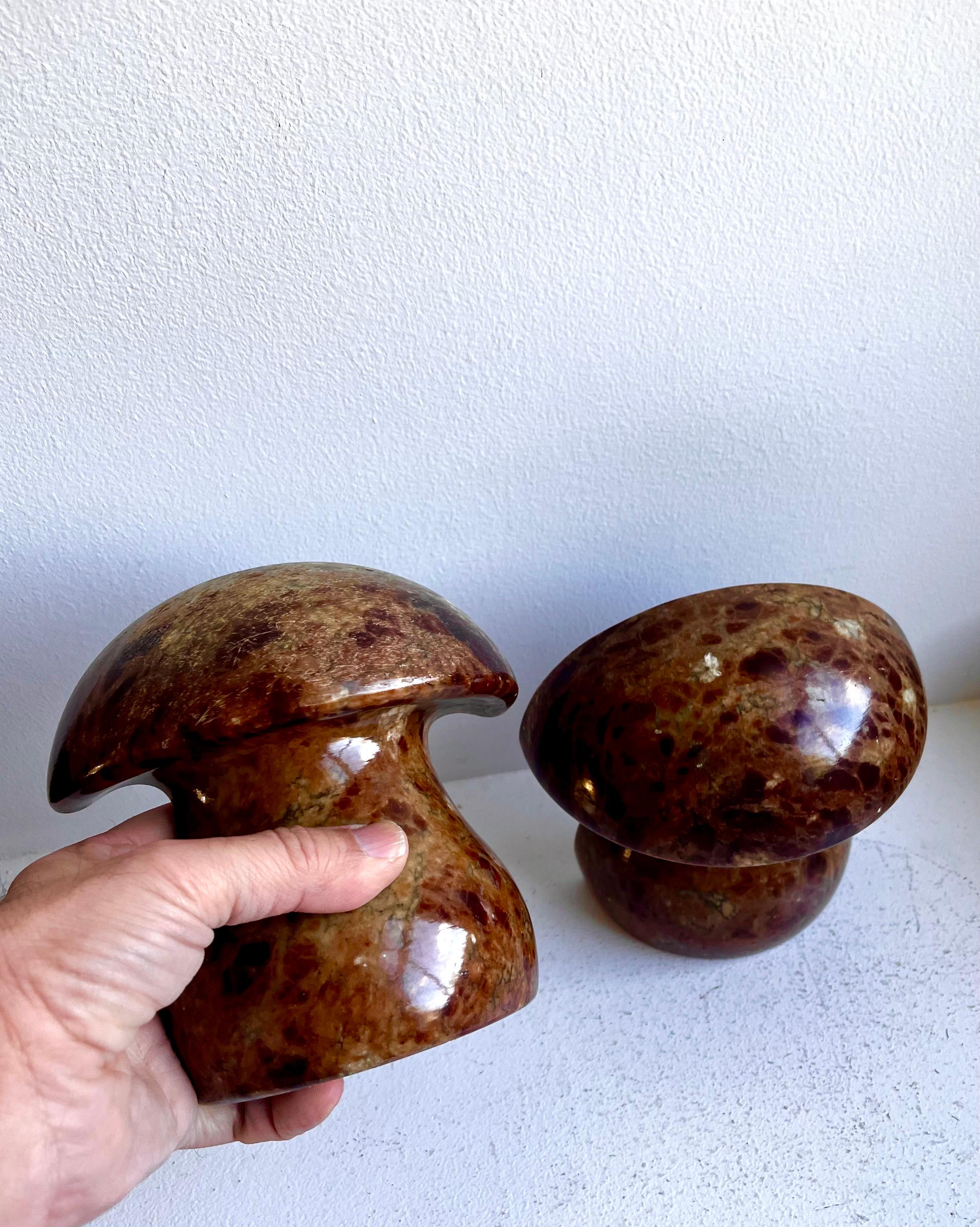 Coppia di fermalibri d'epoca a fungo in alabastro, Italia, c.C. 1960 in vendita 4