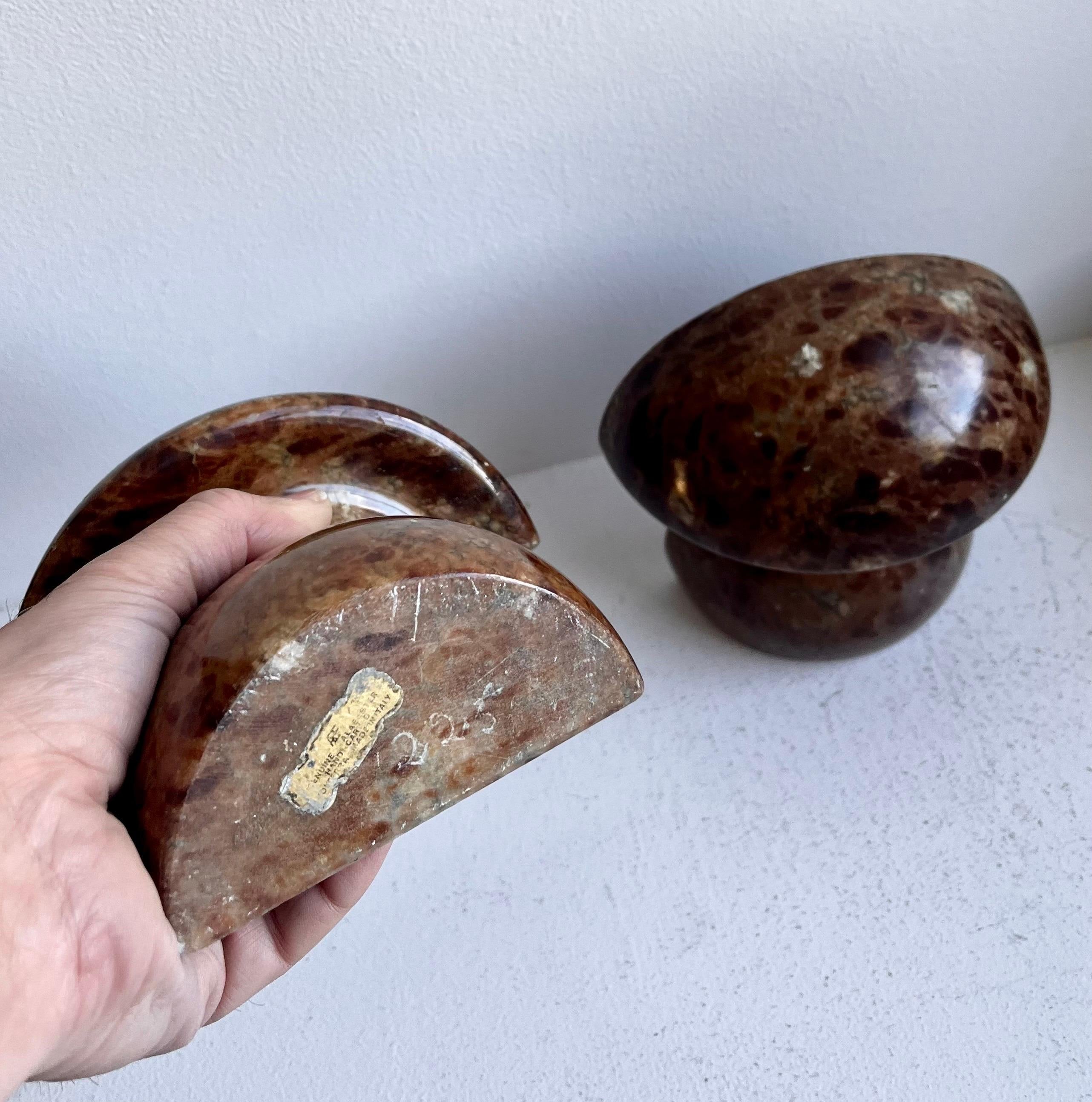 Coppia di fermalibri d'epoca a fungo in alabastro, Italia, c.C. 1960 in vendita 8