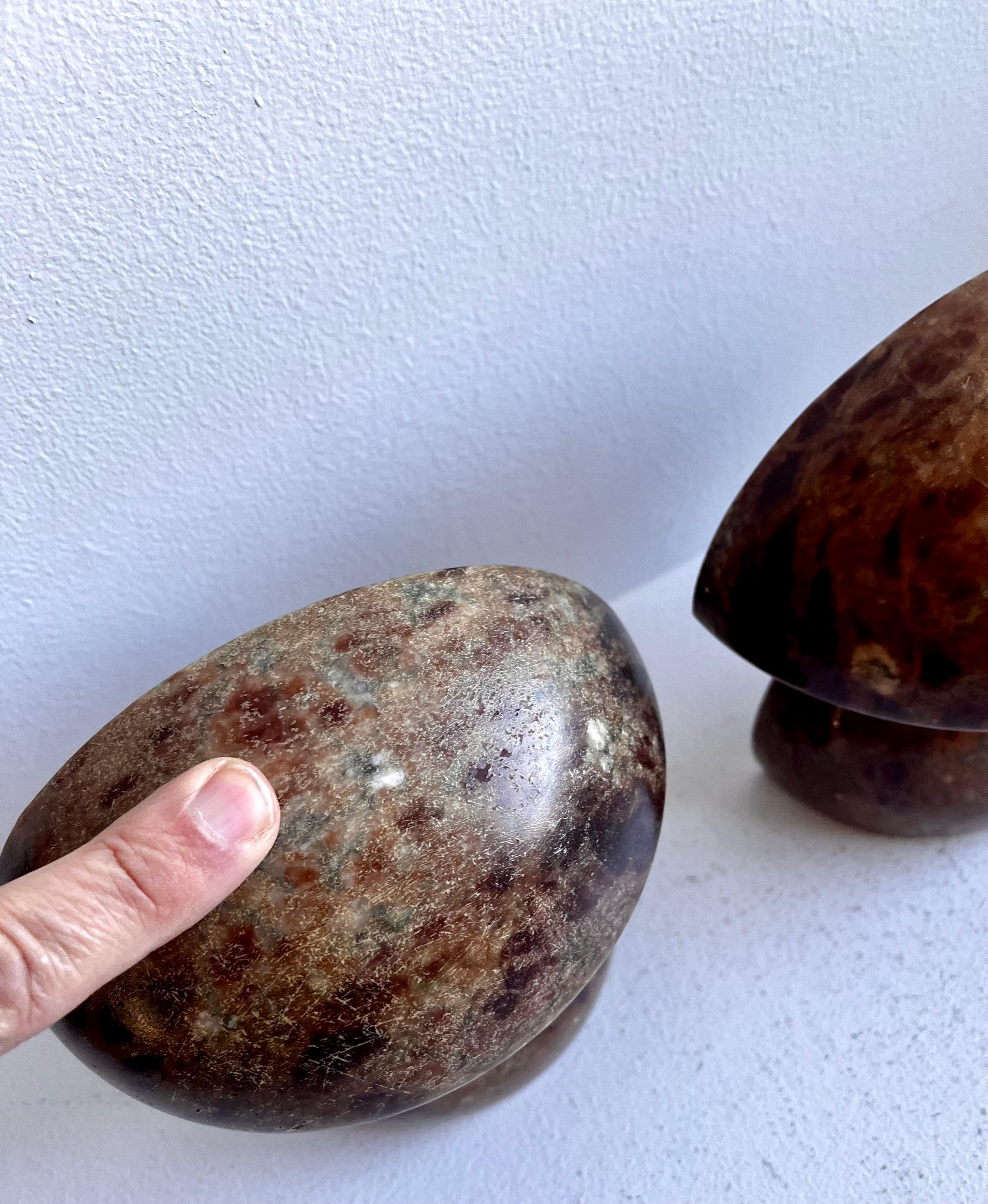 Coppia di fermalibri d'epoca a fungo in alabastro, Italia, c.C. 1960 in vendita 10