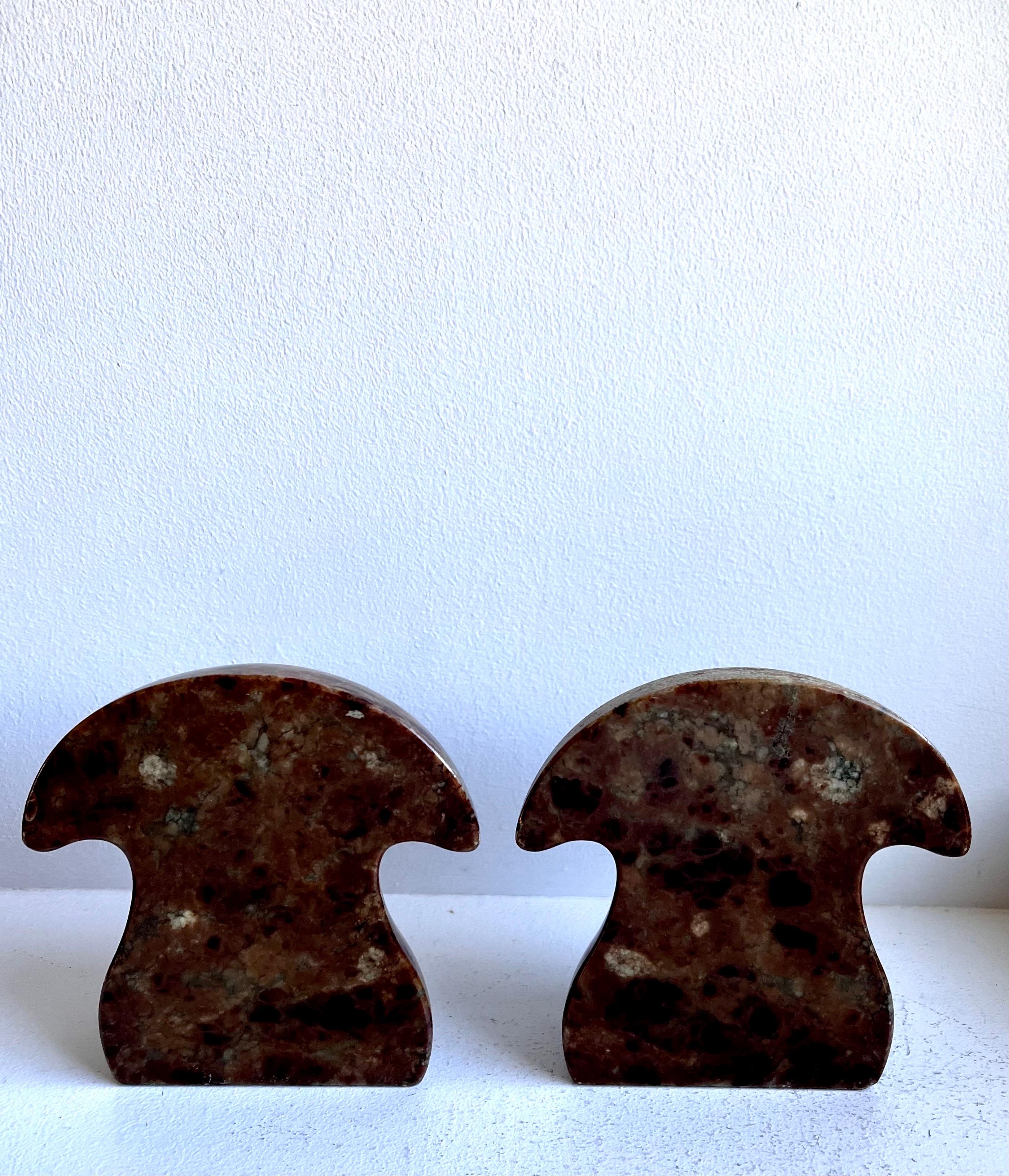 Italiano Coppia di fermalibri d'epoca a fungo in alabastro, Italia, c.C. 1960 in vendita