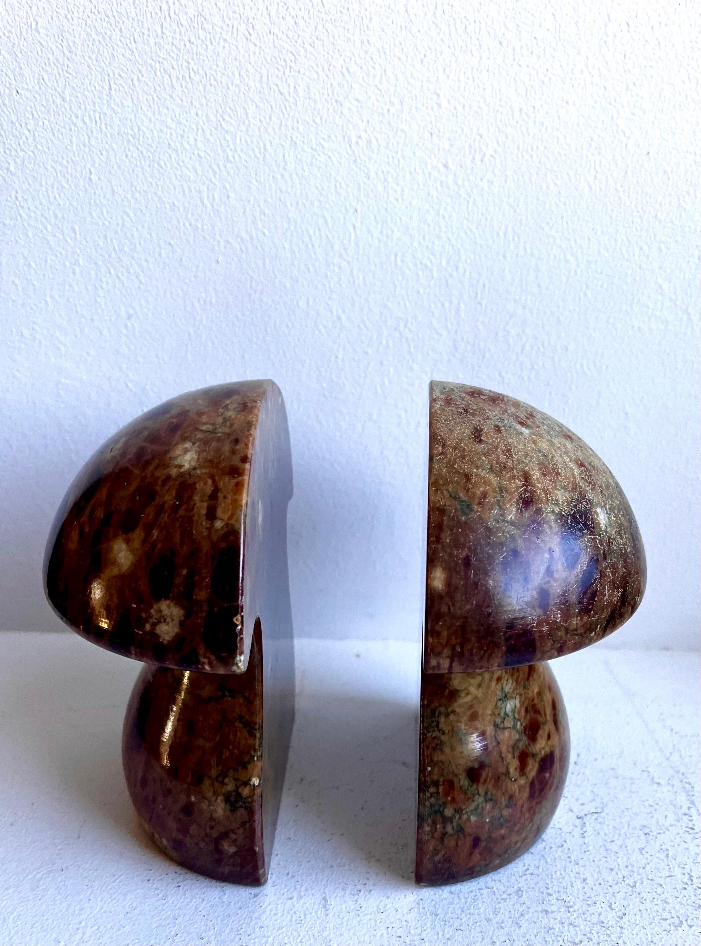 Alabastro Coppia di fermalibri d'epoca a fungo in alabastro, Italia, c.C. 1960 in vendita