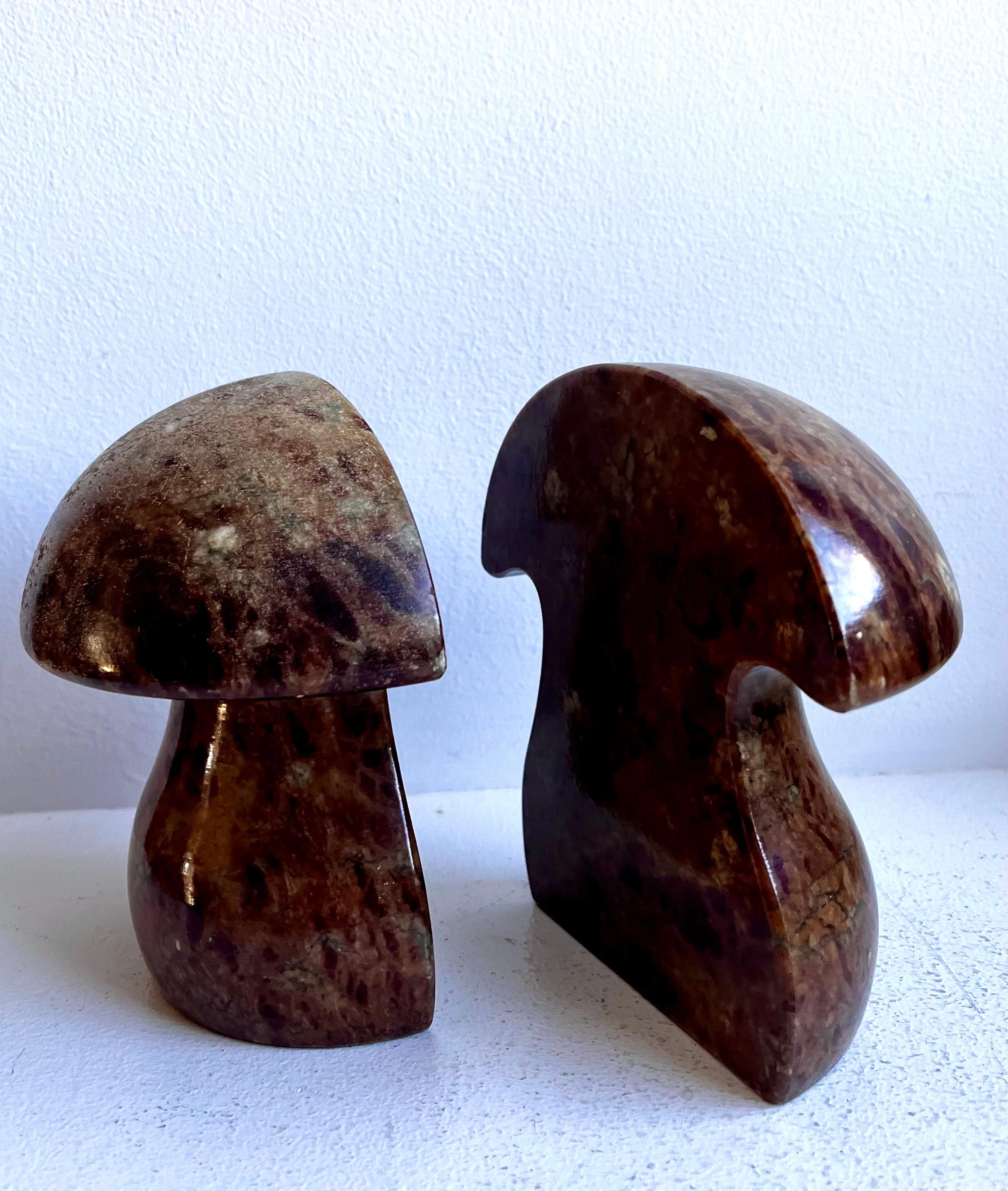 Coppia di fermalibri d'epoca a fungo in alabastro, Italia, c.C. 1960 in vendita 1