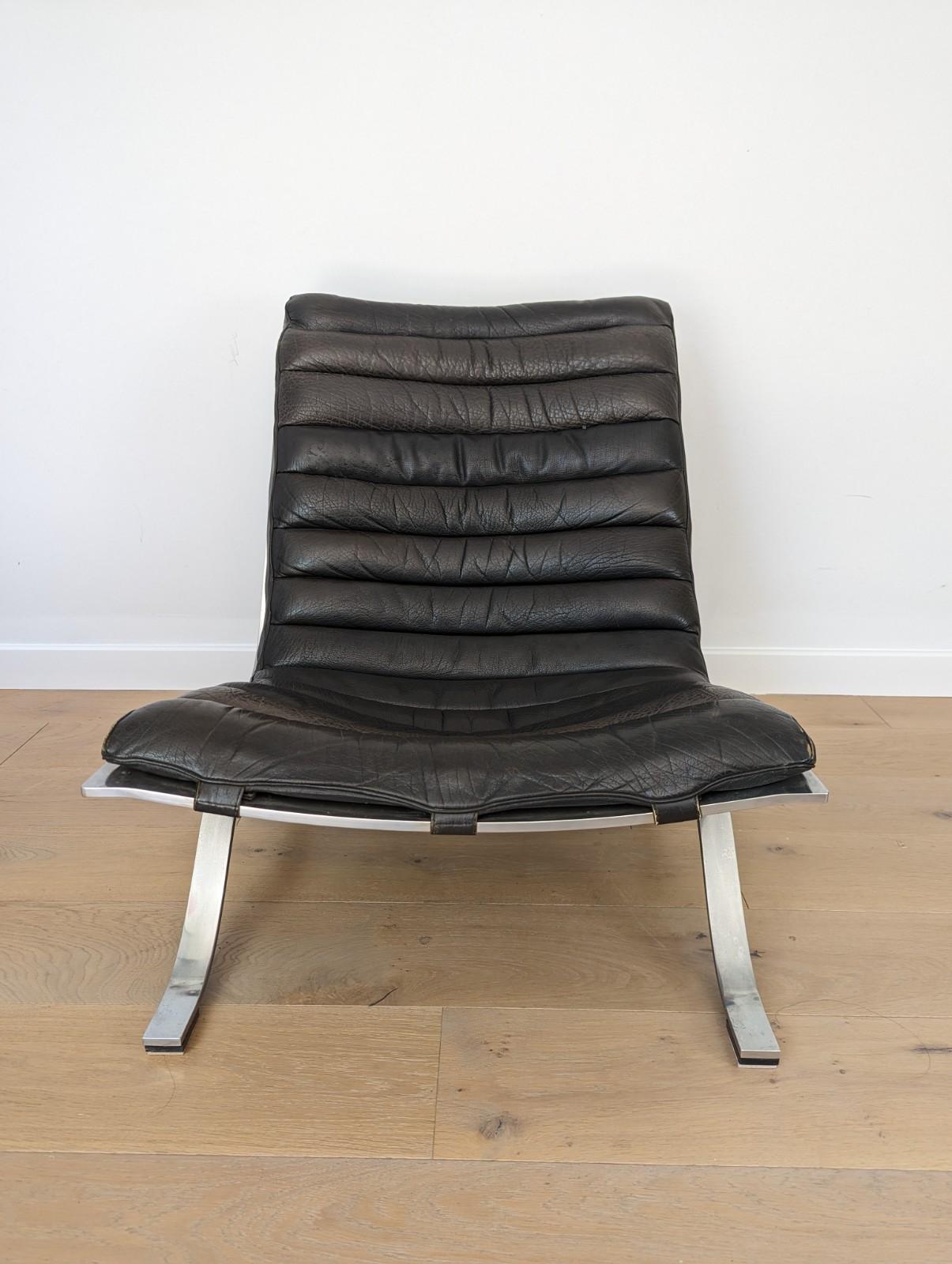 Pair of Vintage Arne Norrell 'Ari' Chairs for Mobel Ab in Black Leather 4
