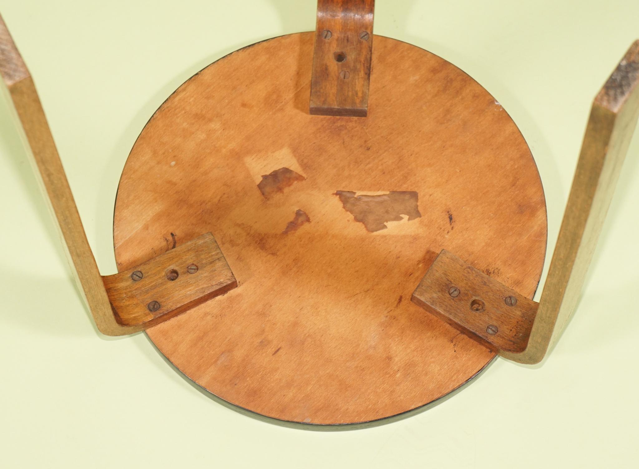 Bois Une paire de vintage  Tables basses ou tabourets en bois cintré d'après un dessin d'Alvar Aalto  en vente