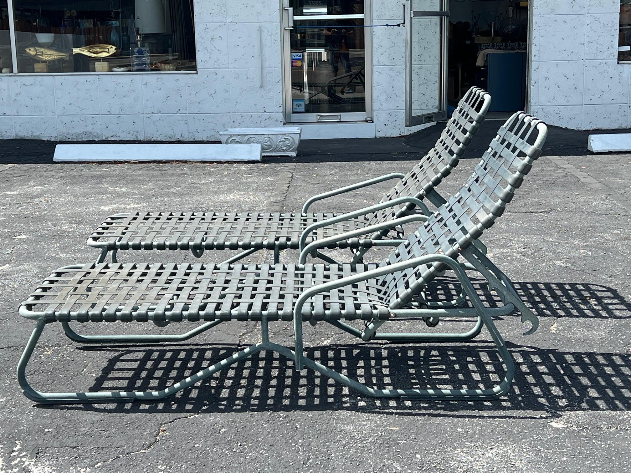 A Pair Of Vintage Brown Jordan Outdoor Chaises In Good Condition In St.Petersburg, FL