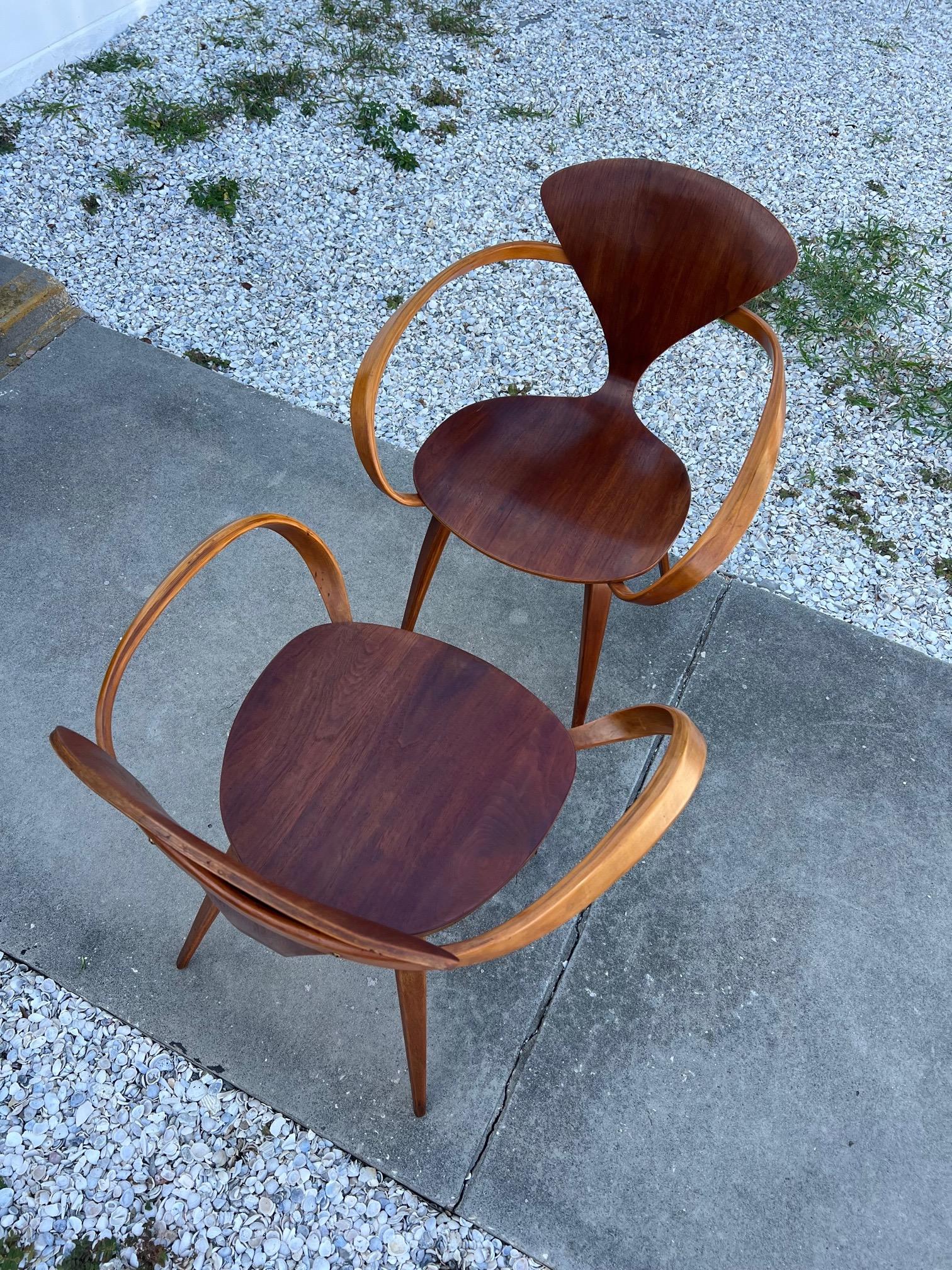 A Pair Of Vintage Norman Cherner Plycraft Armchairs ca' 1950's In Good Condition In St.Petersburg, FL