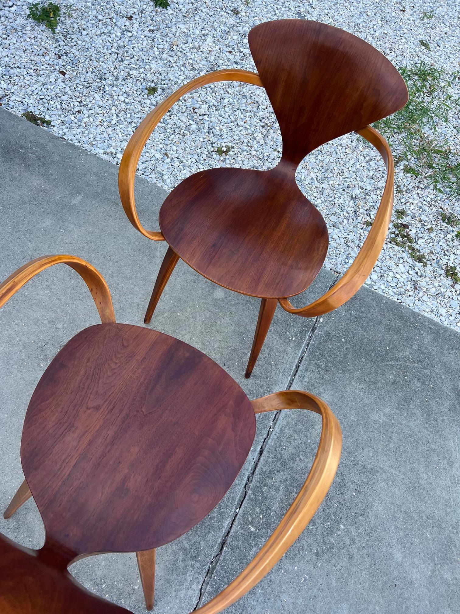Mid-20th Century A Pair Of Vintage Norman Cherner Plycraft Armchairs ca' 1950's