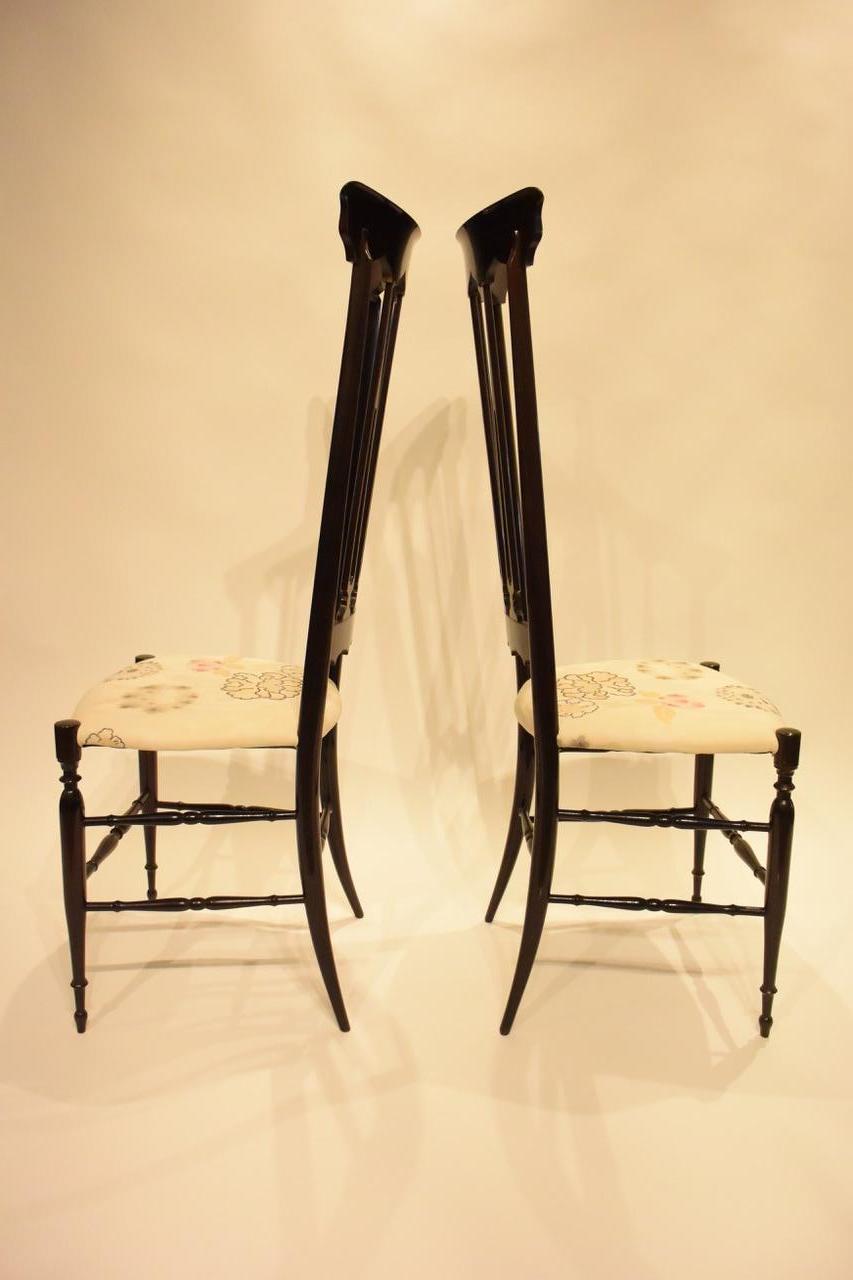 Italian Pair of Vintage Chiavari Chairs Model Spada For Sale