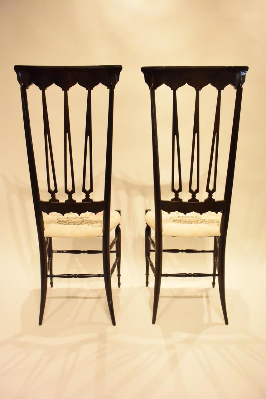 Lacquered Pair of Vintage Chiavari Chairs Model Spada For Sale