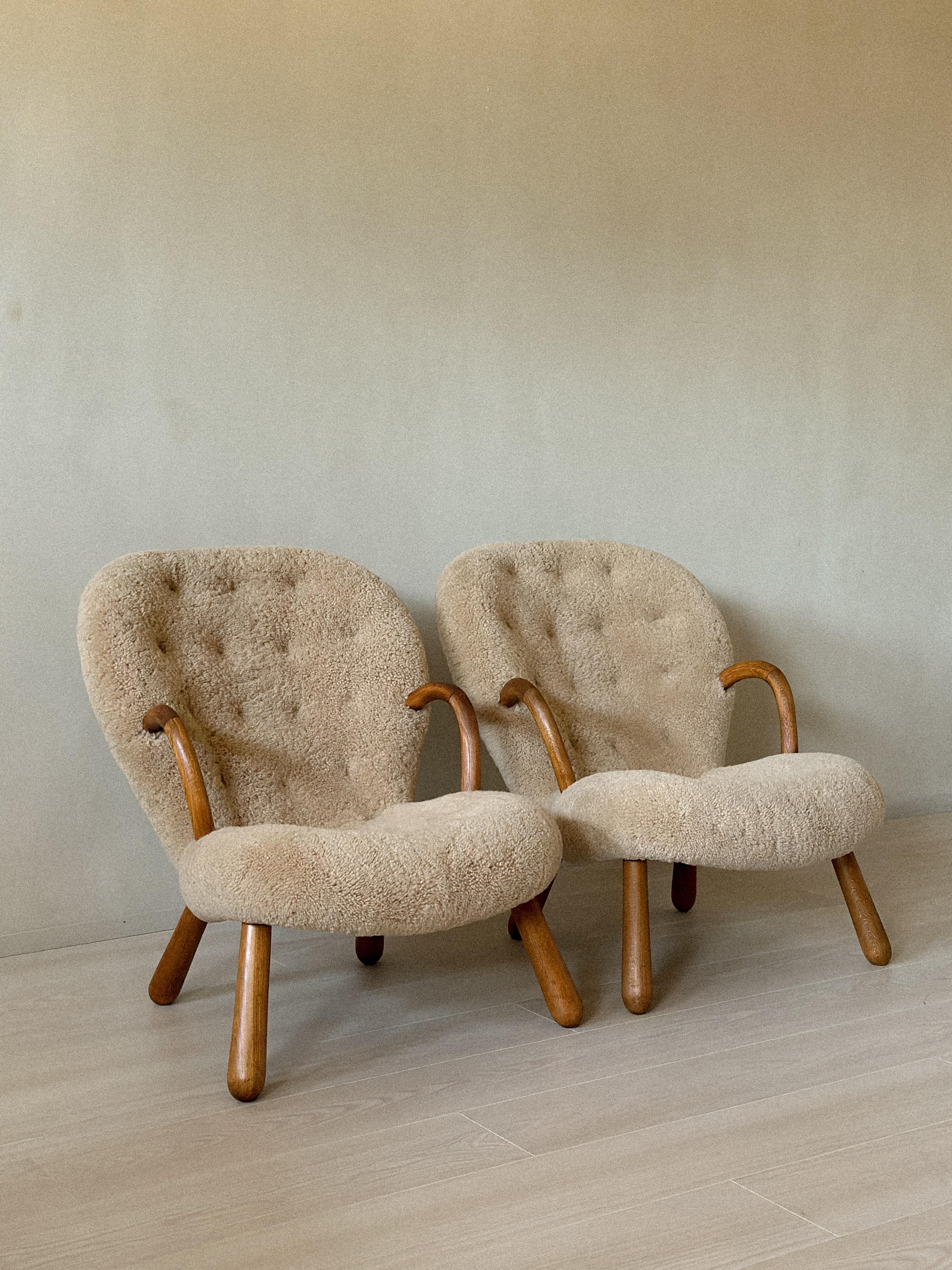 A Pair of Vintage Clam Chairs, by Arnold Madsen for Vik & Blindheim, Norway 1953 For Sale 4