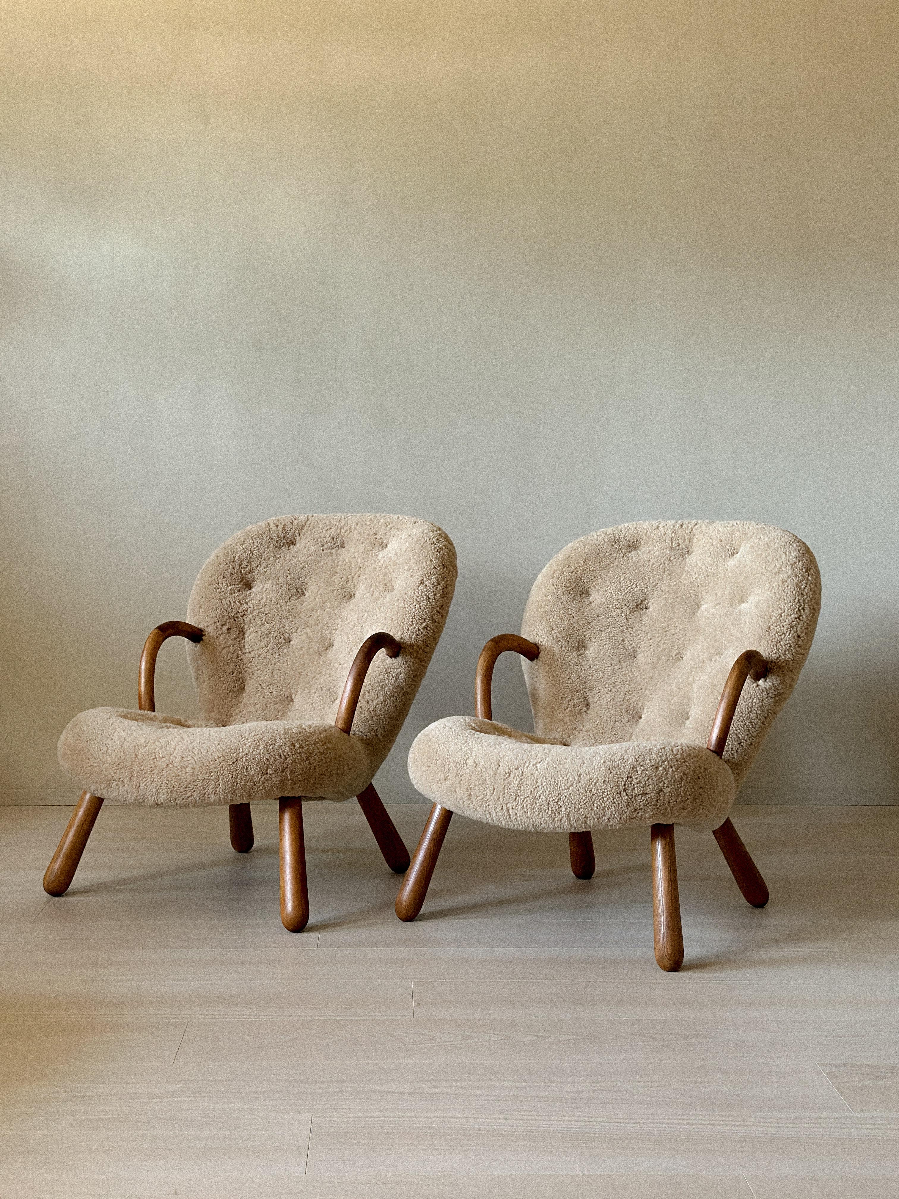 Mid-Century Modern A Pair of Vintage Clam Chairs, by Arnold Madsen for Vik & Blindheim, Norway 1953 For Sale