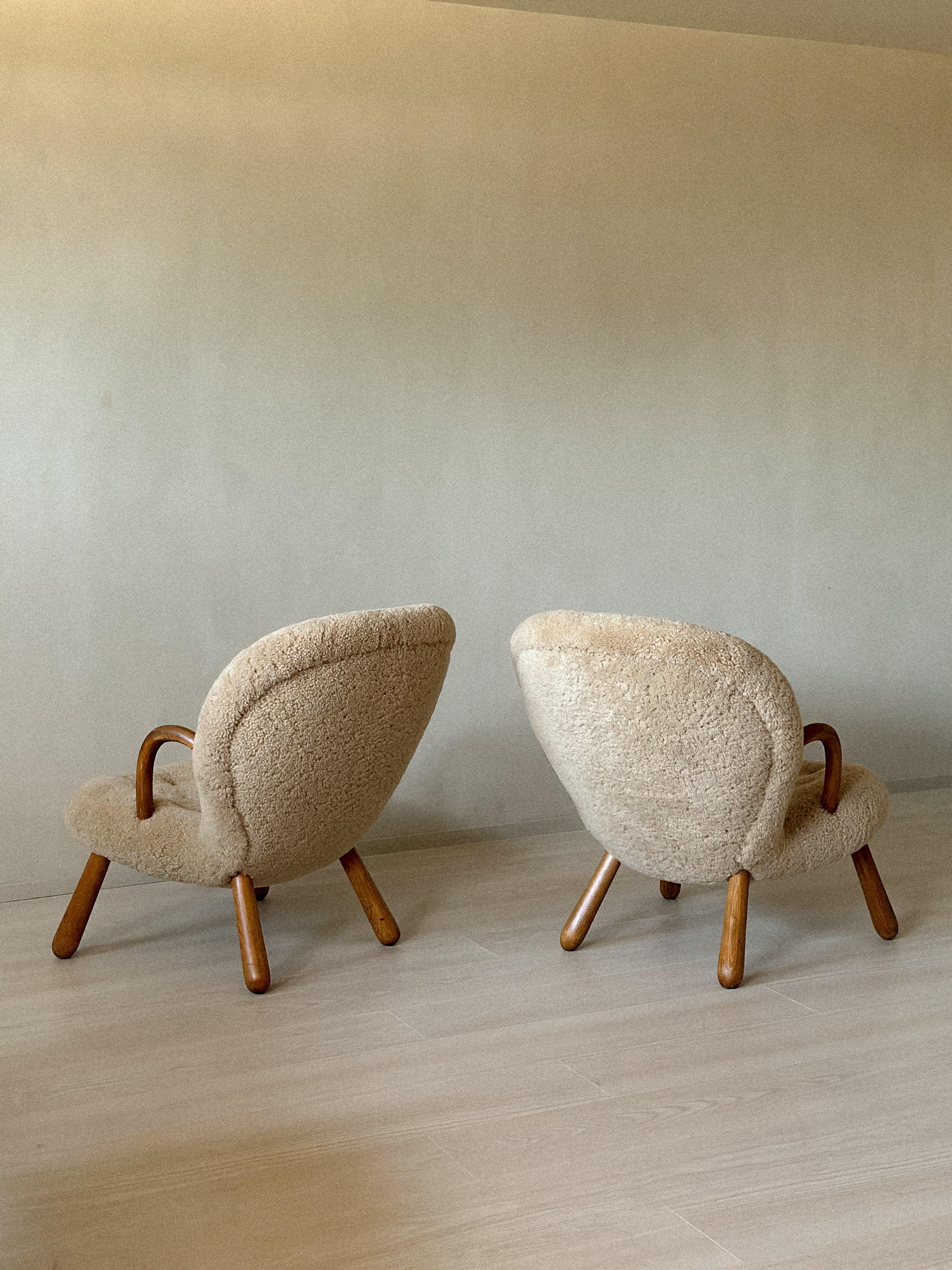 20th Century A Pair of Vintage Clam Chairs, by Arnold Madsen for Vik & Blindheim, Norway 1953 For Sale