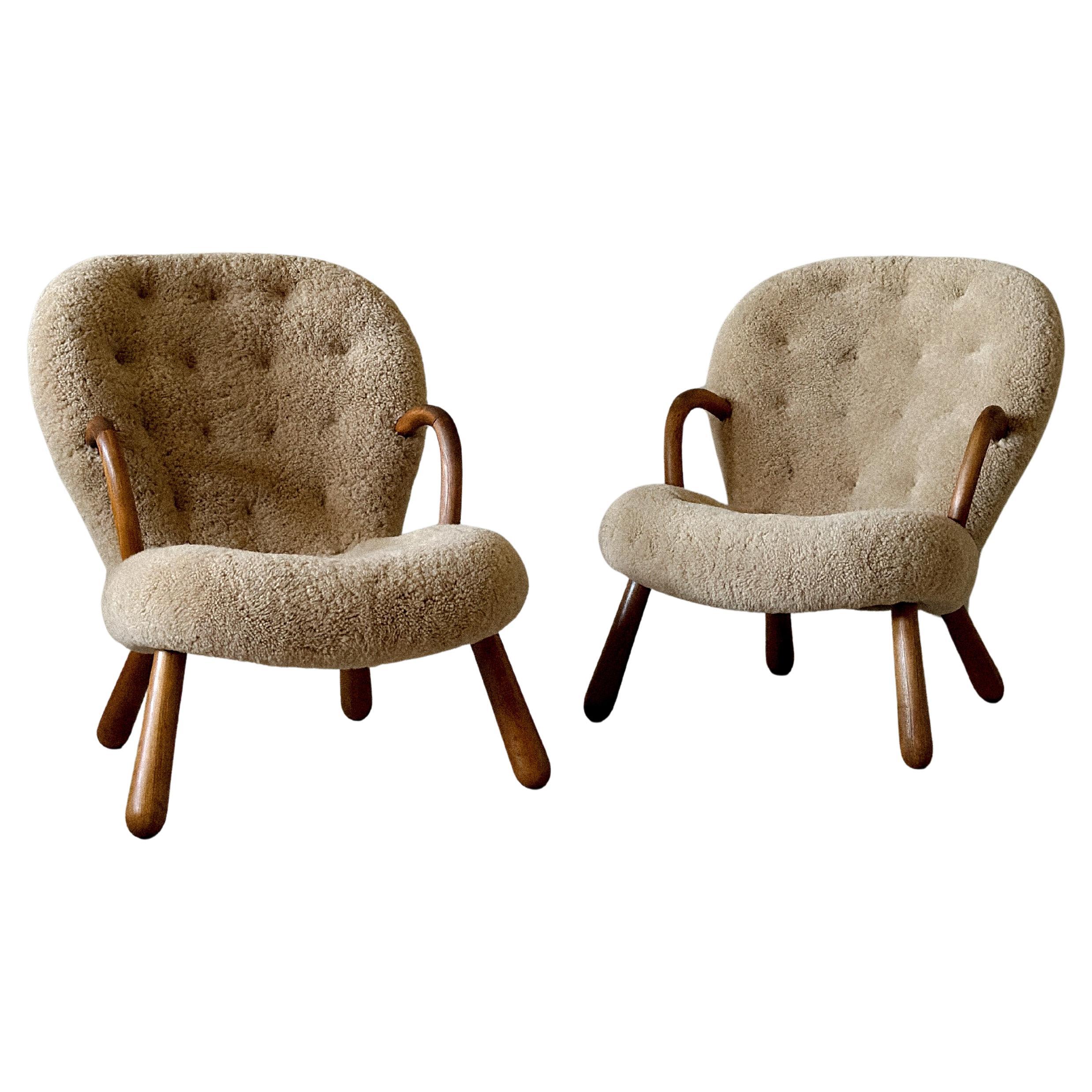 A Pair of Vintage Clam Chairs, by Arnold Madsen for Vik & Blindheim, Norway 1953 For Sale