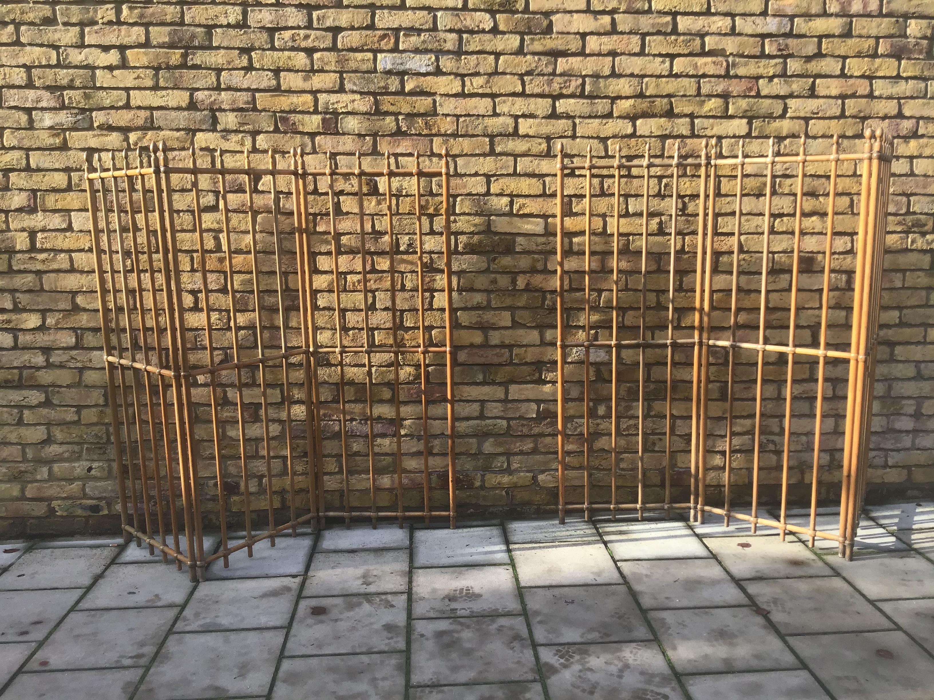 Pair of Vintage French Room Dividers/Victorian Room Dividers In Good Condition For Sale In London, Lambeth