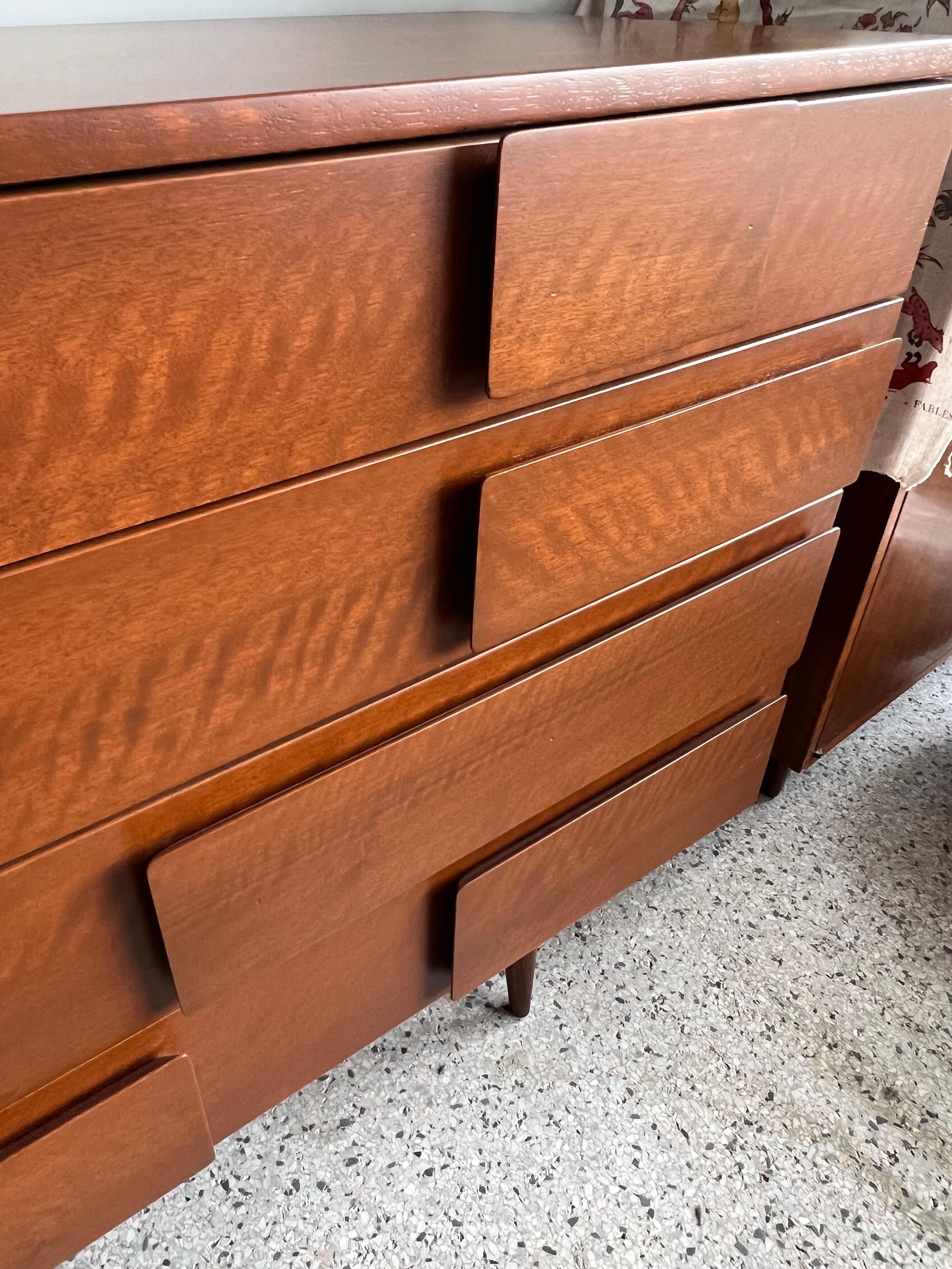 A Pair of Vintage Gio Ponti Dressers For Singer& Sons Ca' 1950's For Sale 3