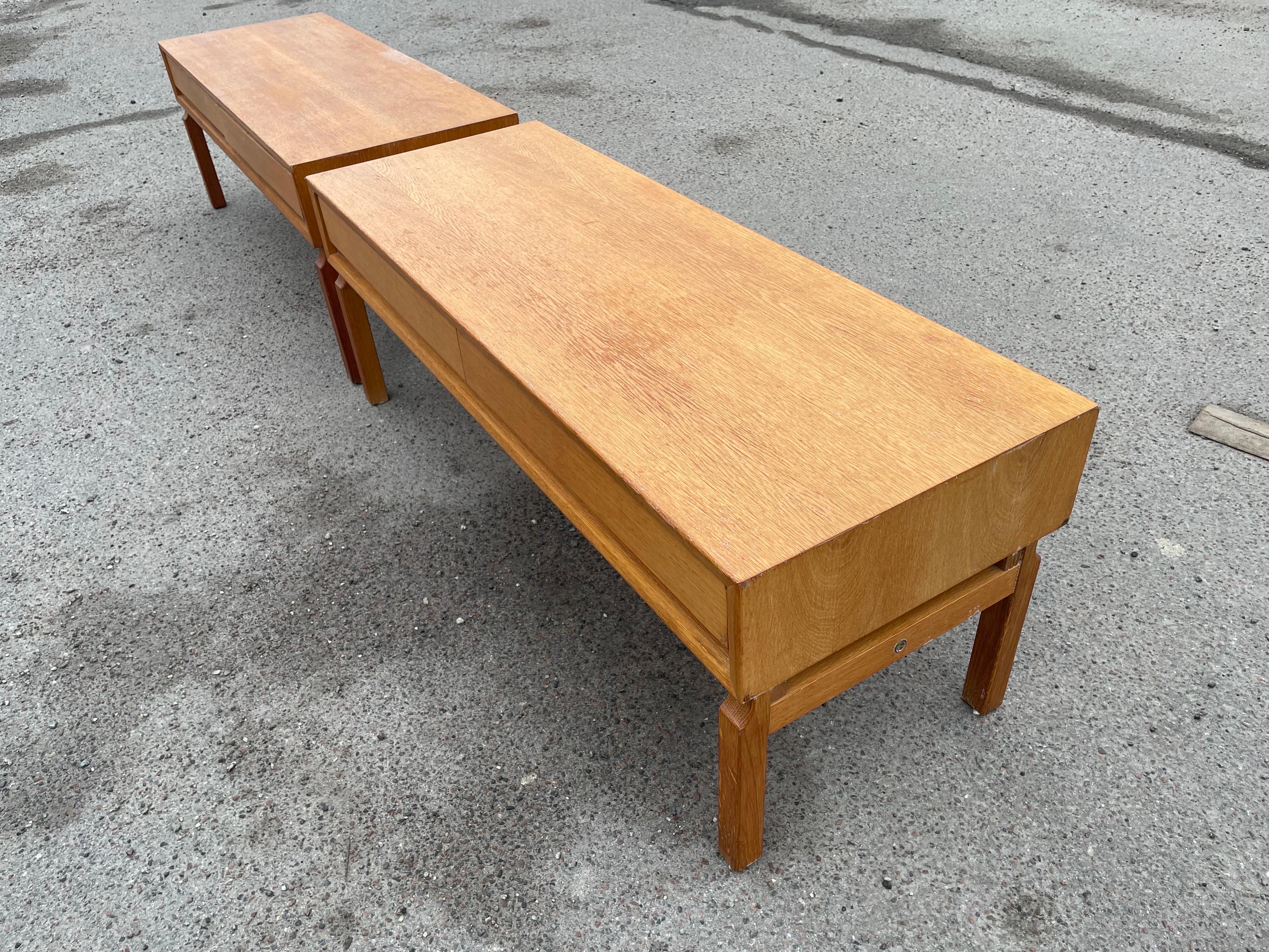 Pareja de aparadores vintage Ikea de roble de los años 60 diseñados por Marian Grabinski mediados del siglo XX
