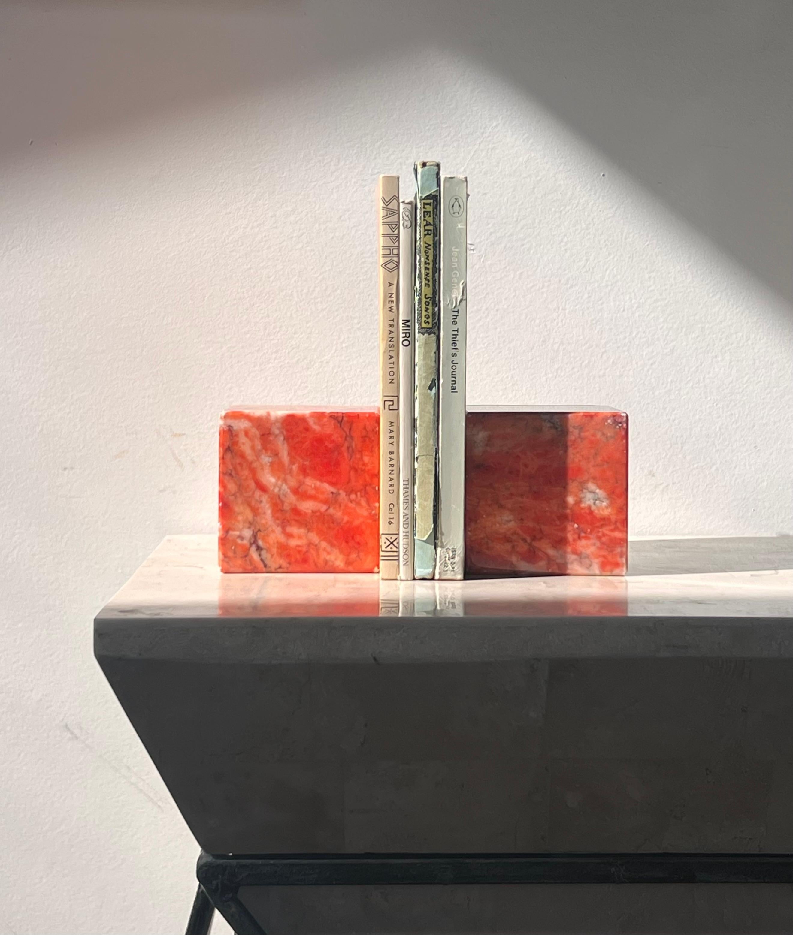 Mid-20th Century A pair of vintage Italian alabaster bookends, mid 20th century