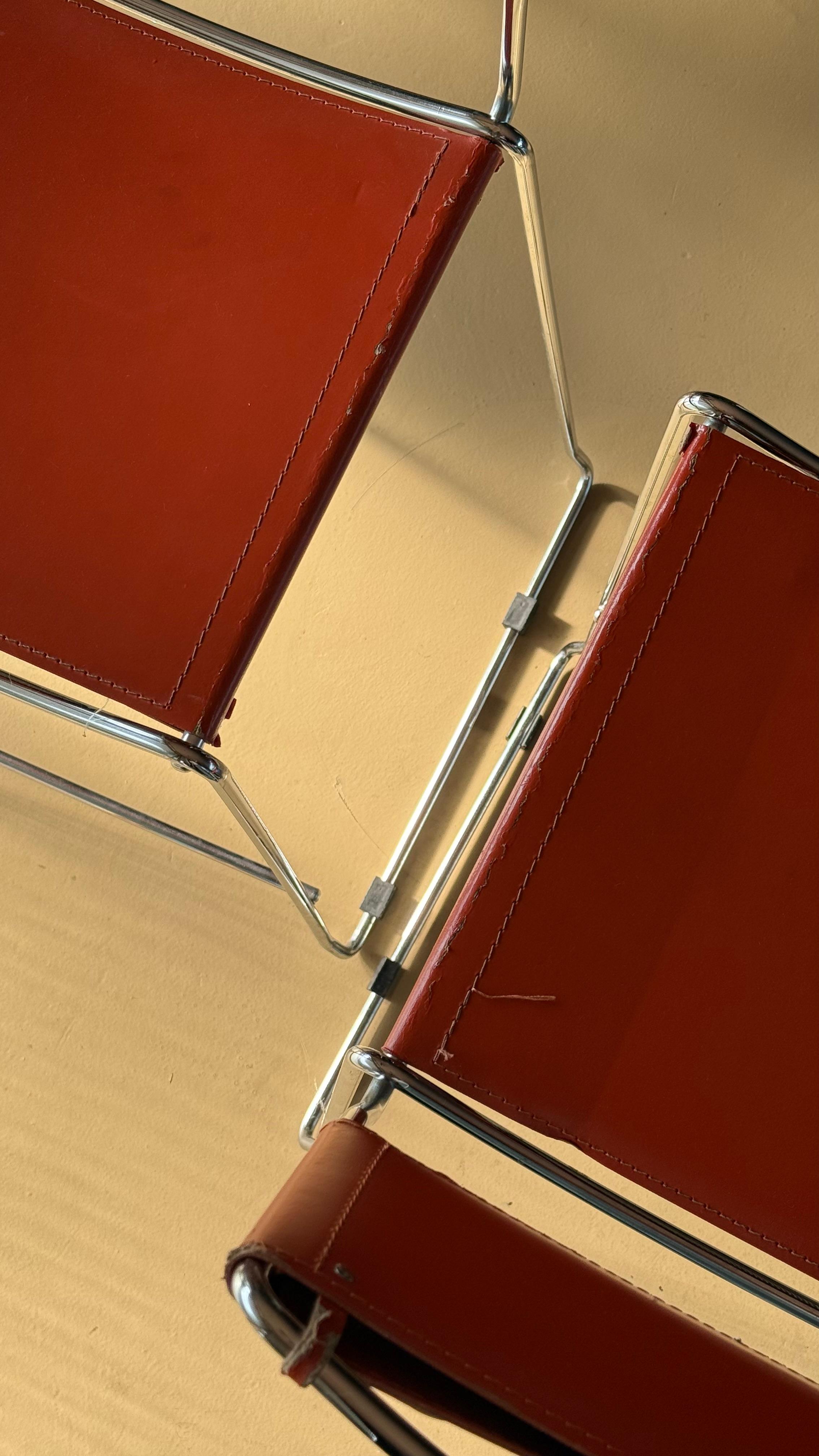 Paire de tabourets de bar italiens vintage en cuir et chrome, milieu du 20e siècle en vente 3
