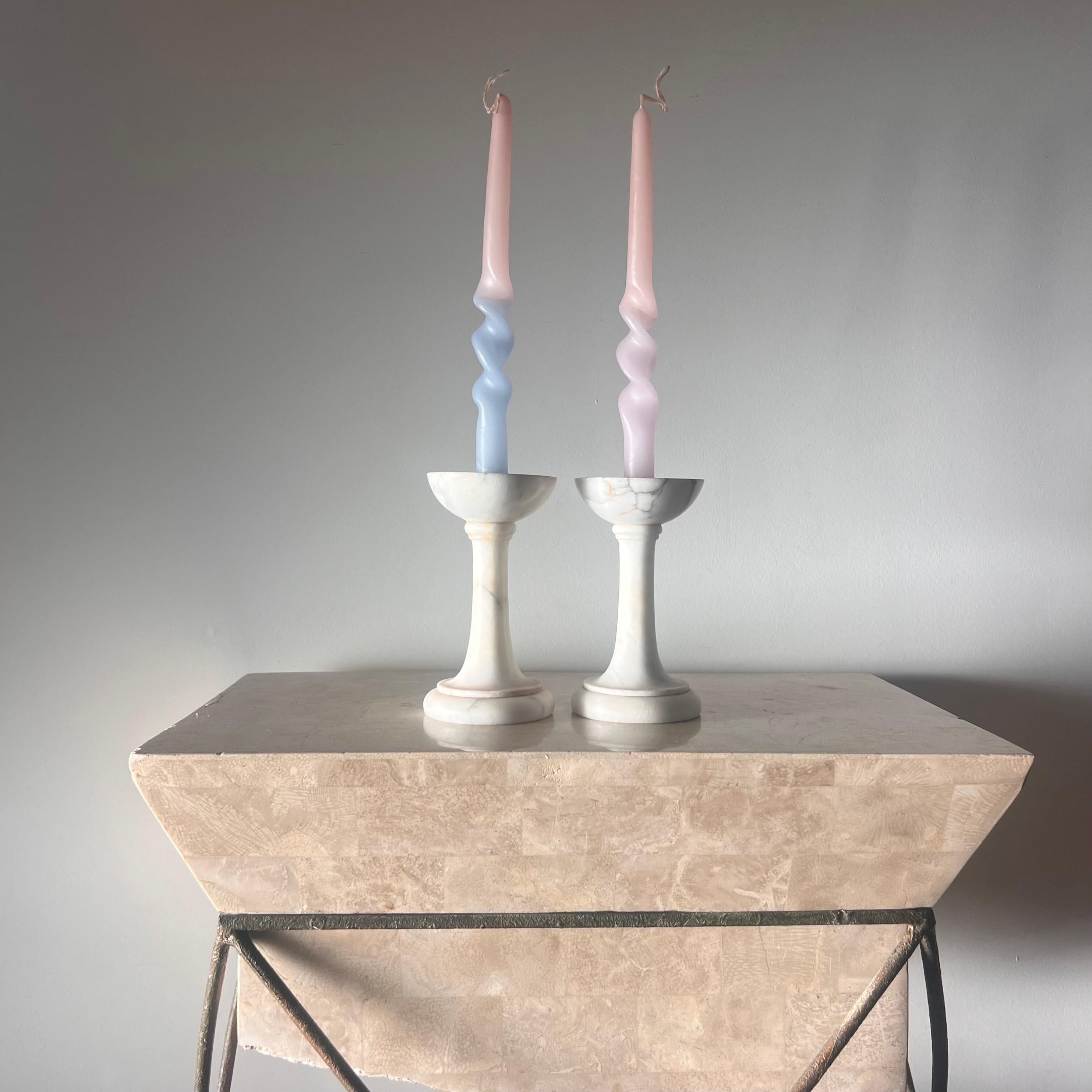 Pareja de candelabros de mármol italianos de época, S. XX en venta 6