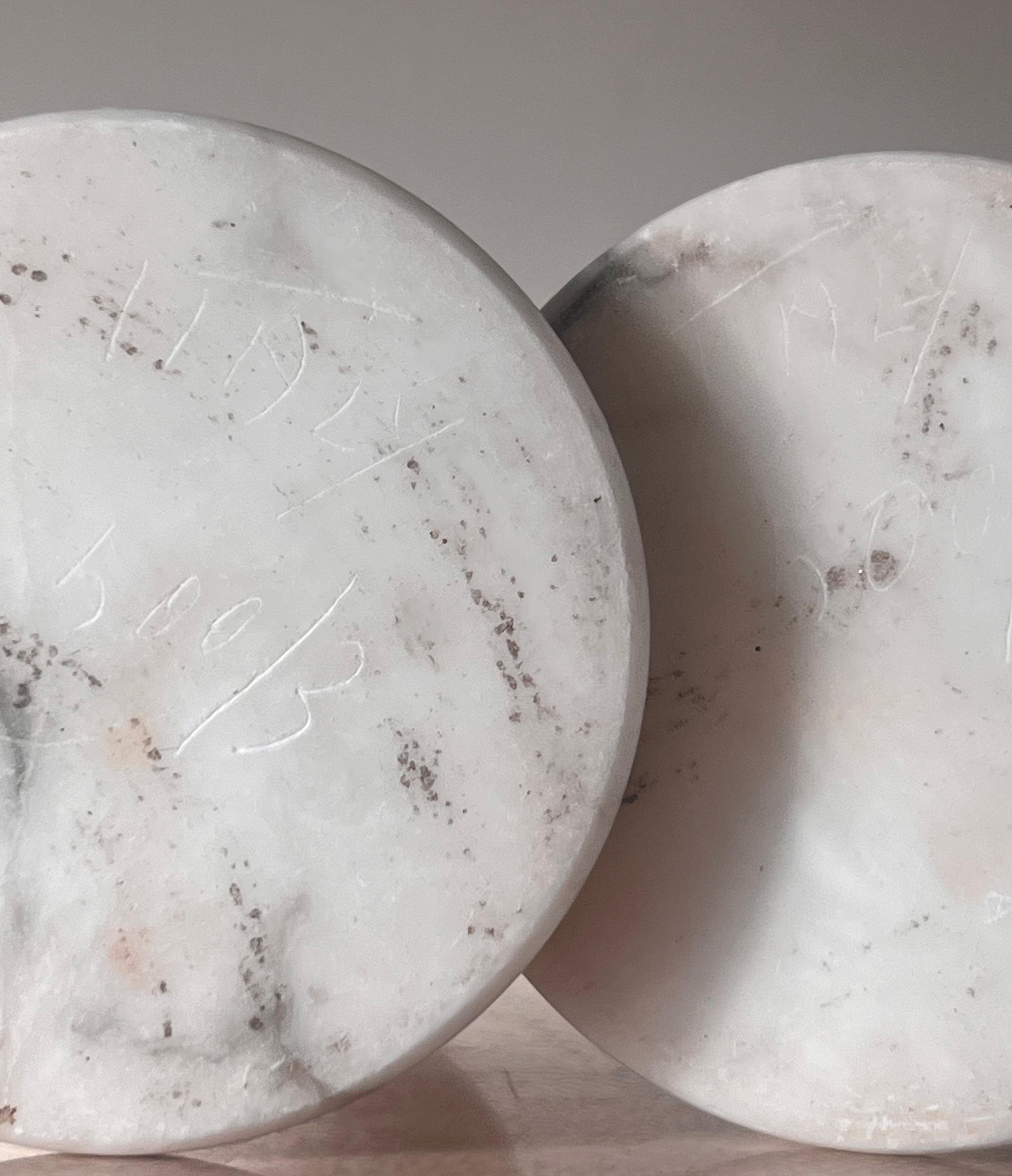 Pareja de candelabros de mármol italianos de época, S. XX en venta 9