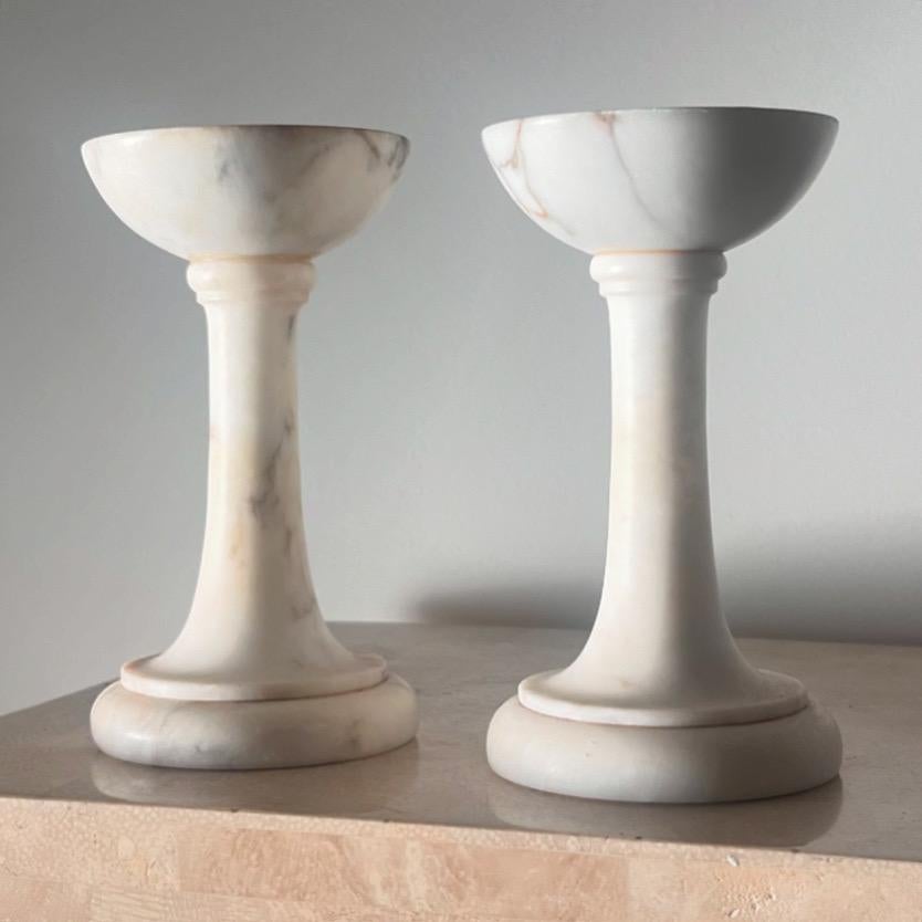 Pareja de candelabros de mármol italianos de época, S. XX en venta 12