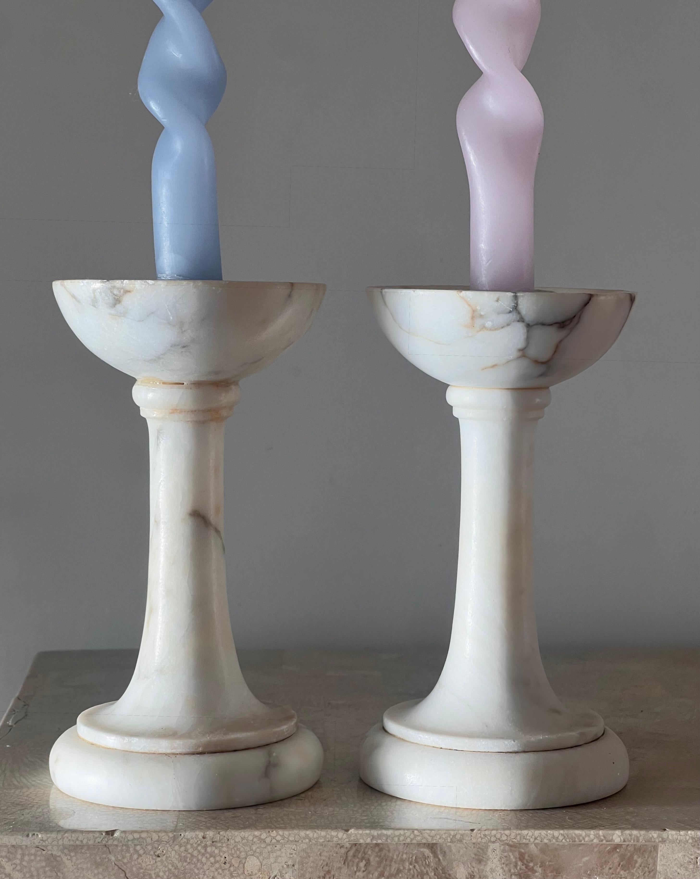 Pareja de candelabros de mármol italianos de época, S. XX Italiano en venta
