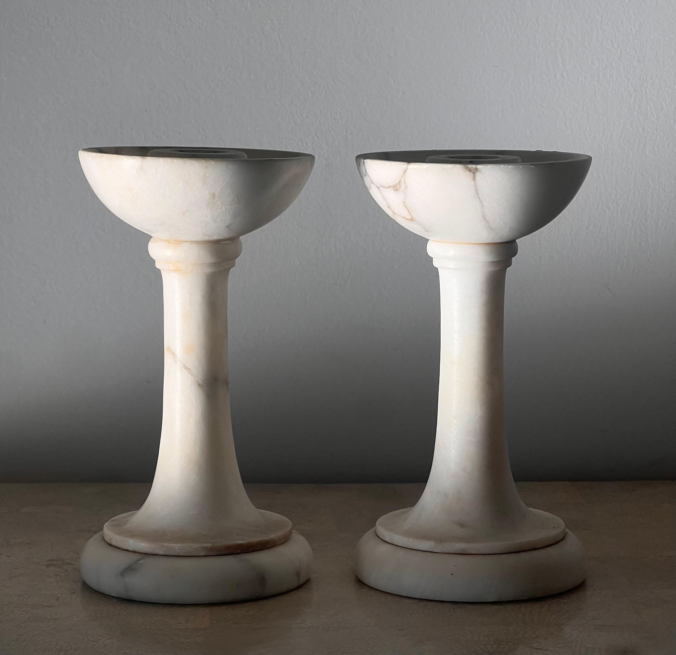Pareja de candelabros de mármol italianos de época, S. XX Tallado a mano en venta