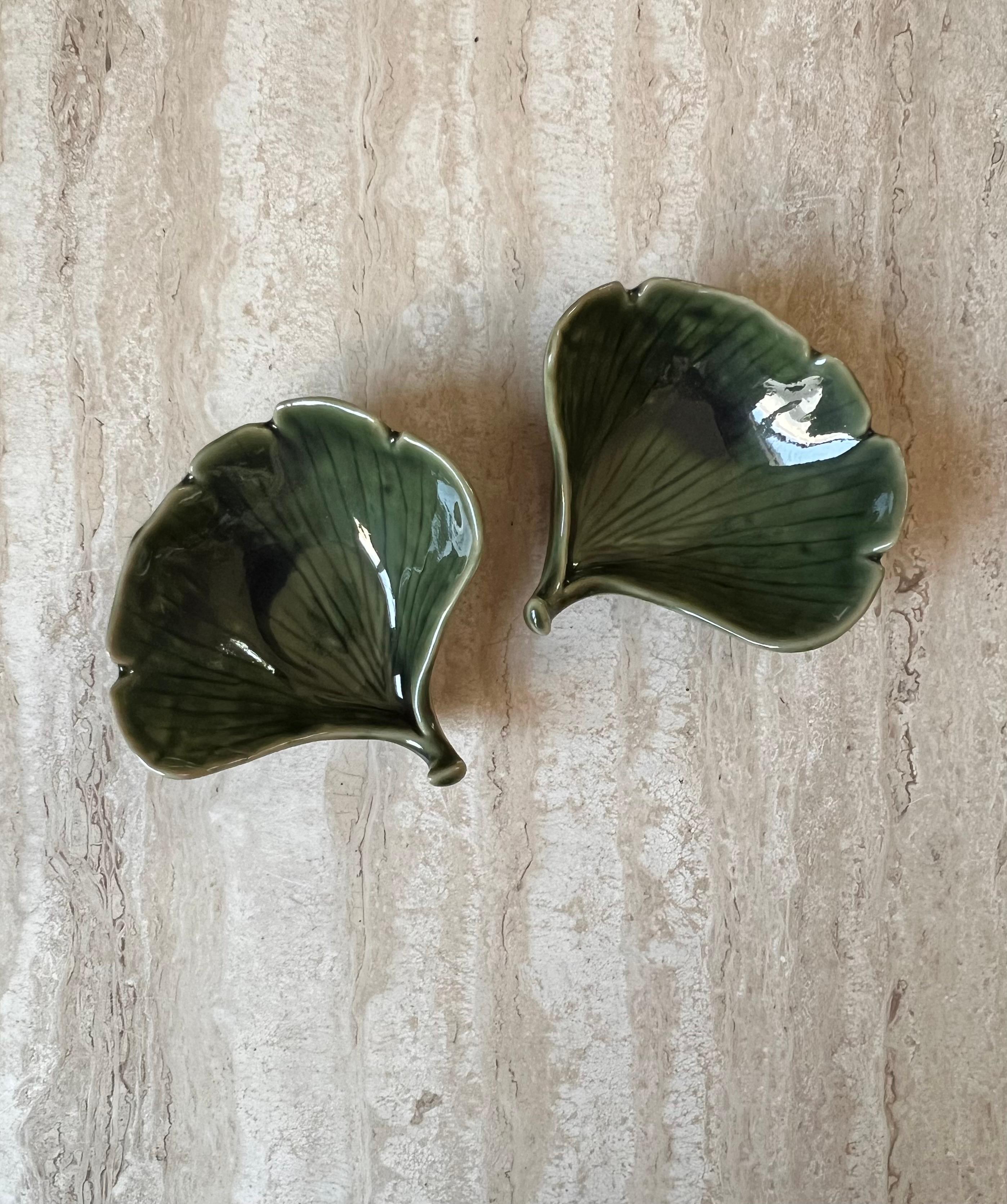 Pair of Vintage Japanese Leaf Dishes, 20th Century For Sale 4